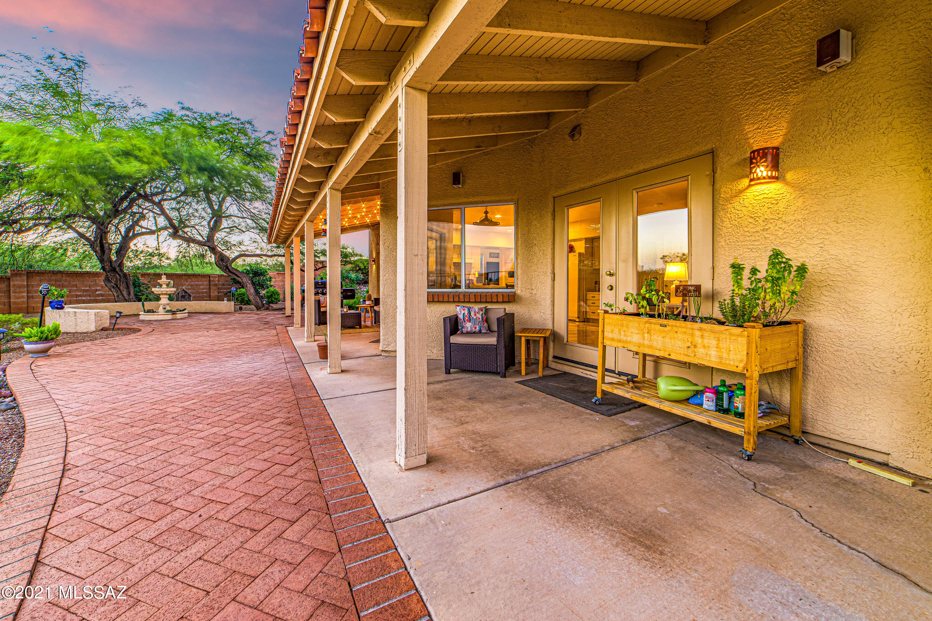 5442 N Crescent Ridge Drive