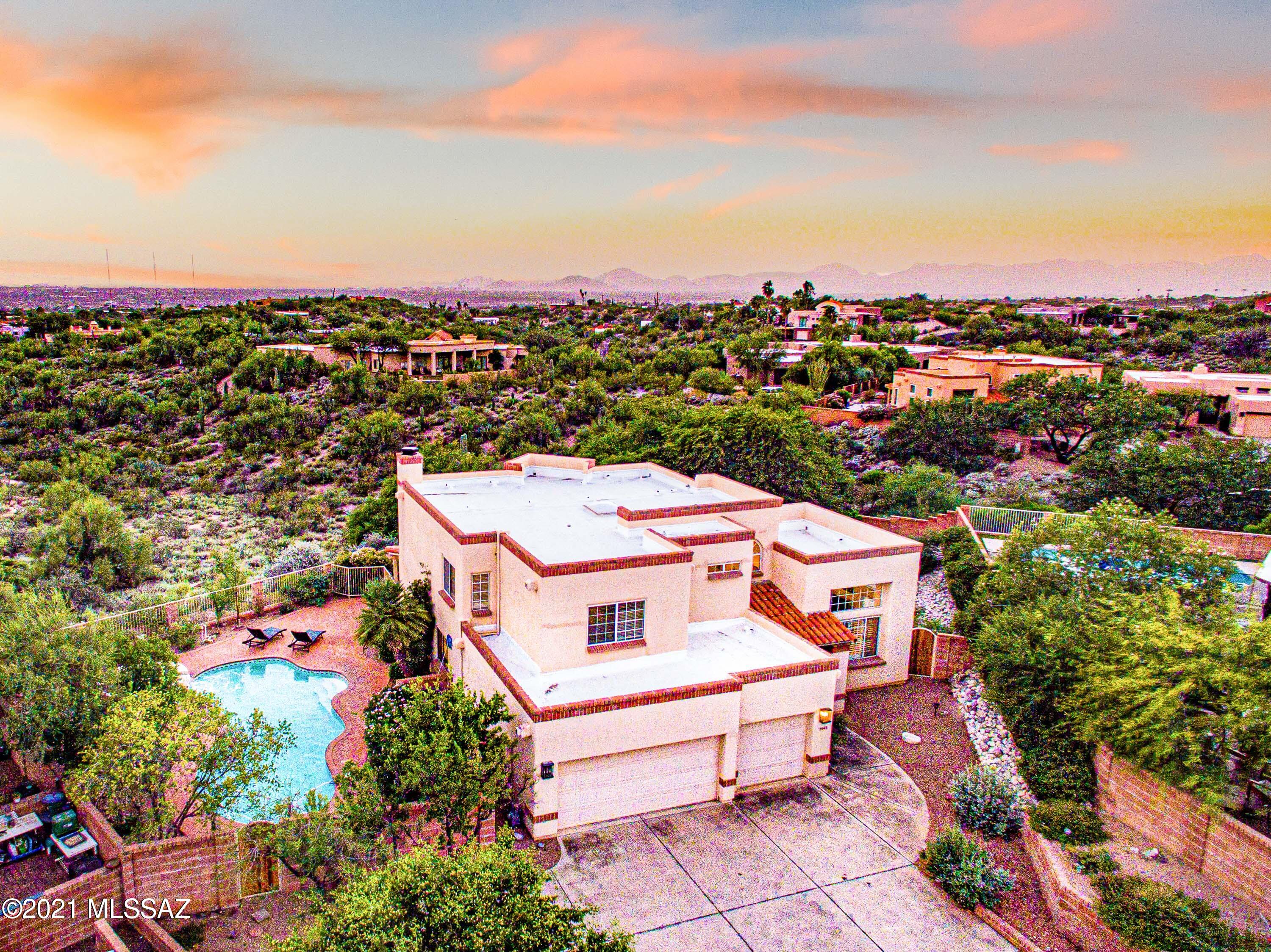 5442 N Crescent Ridge Drive