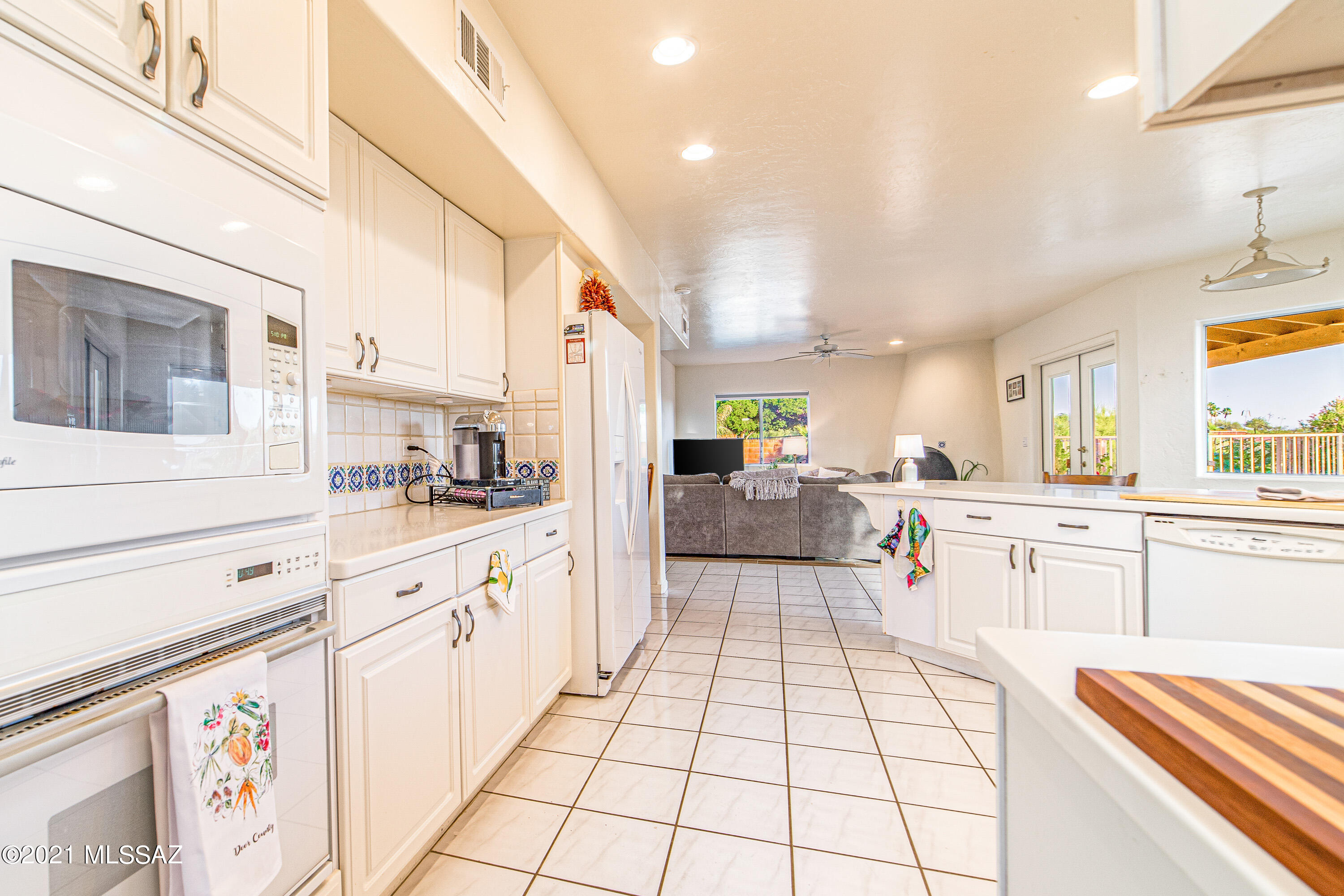5442 N Crescent Ridge Drive
