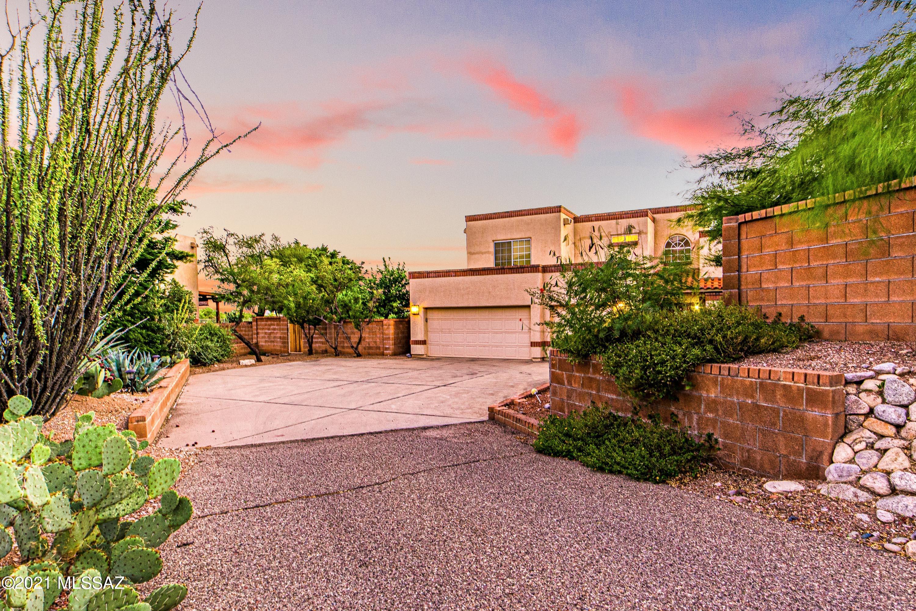 5442 N Crescent Ridge Drive
