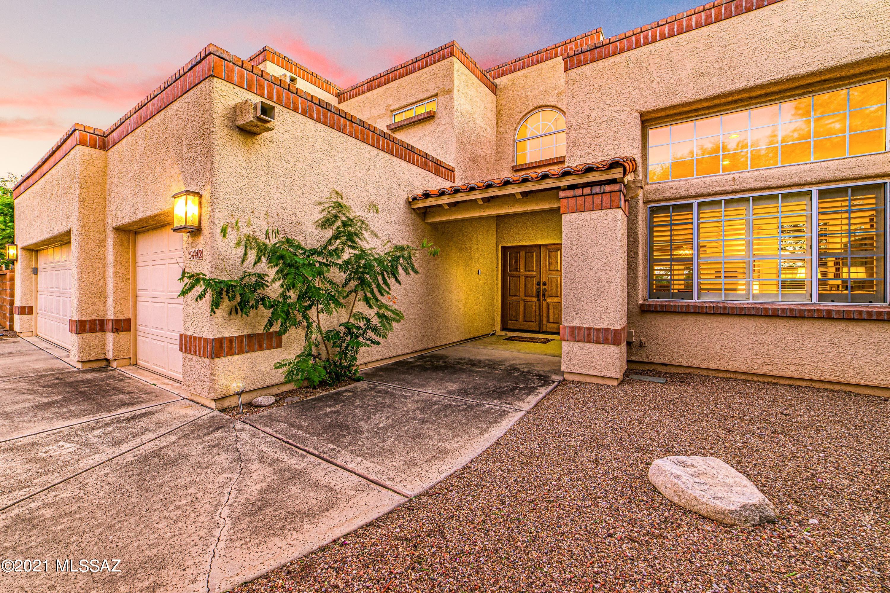 5442 N Crescent Ridge Drive