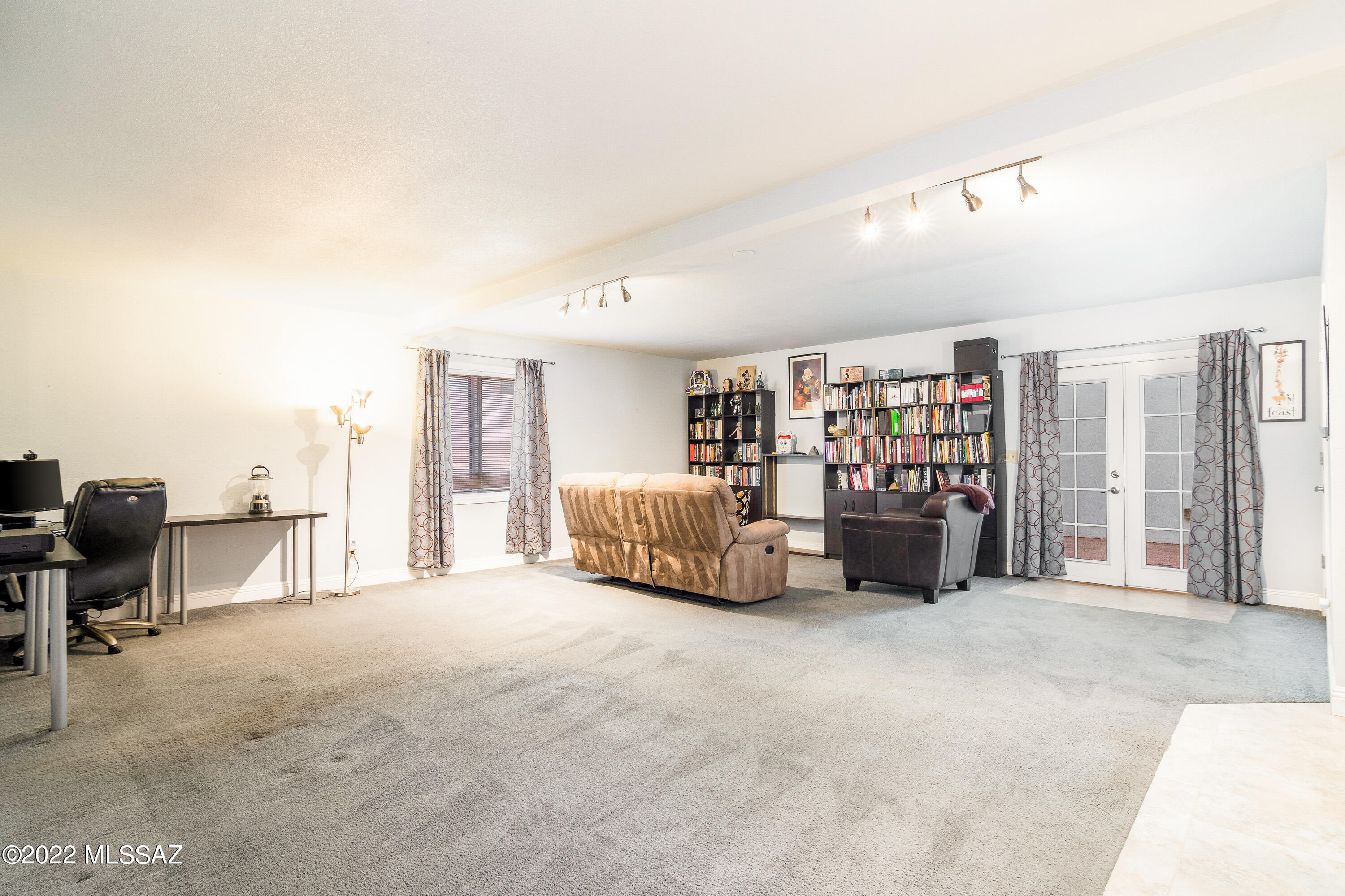2830 N Calle Ladera