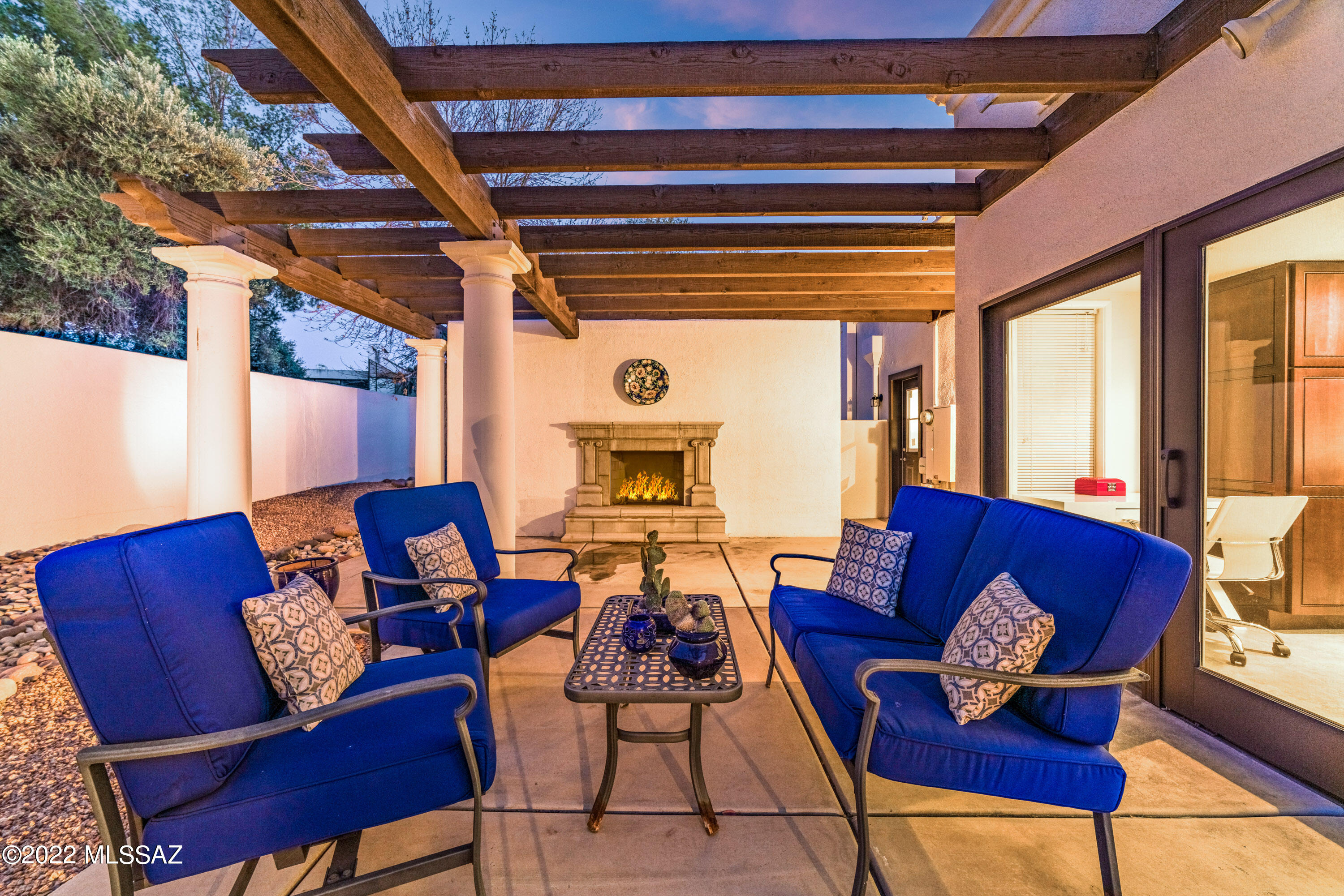 2830 N Calle Ladera