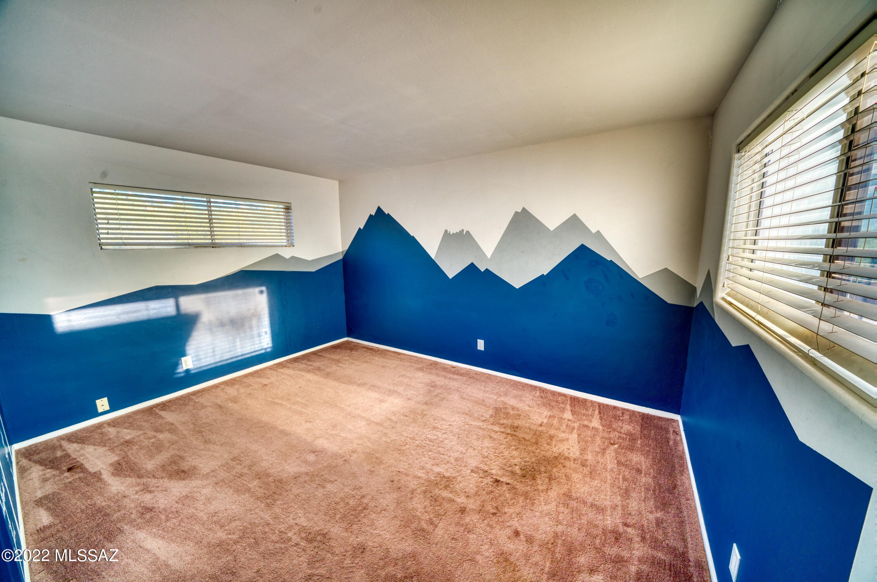 119 W Suffolk Drive