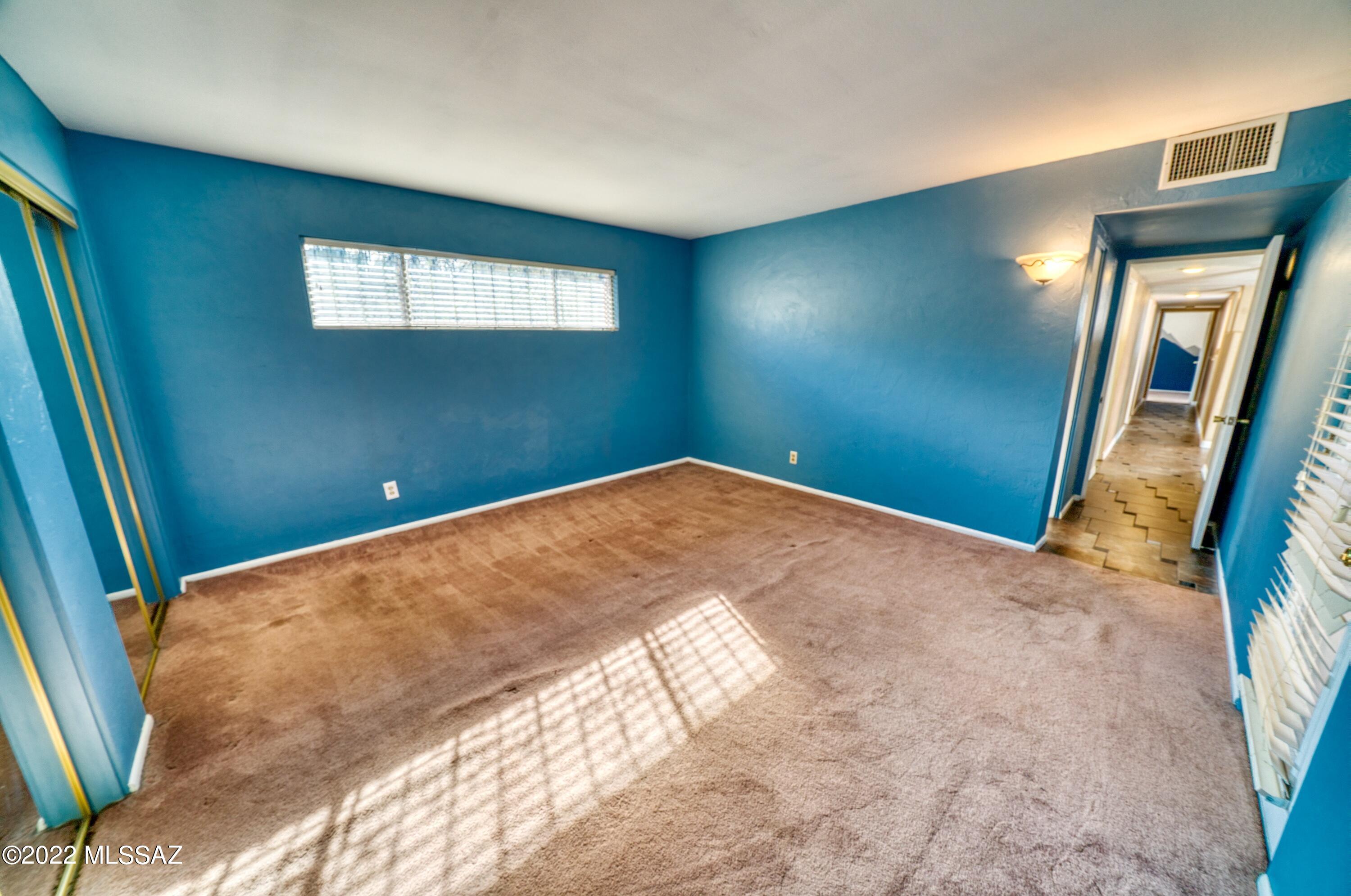 119 W Suffolk Drive