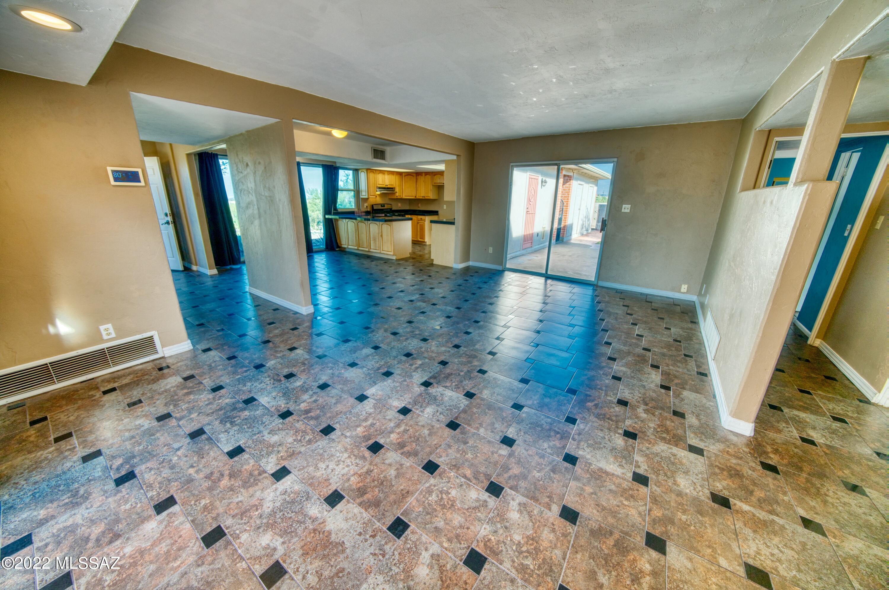 119 W Suffolk Drive