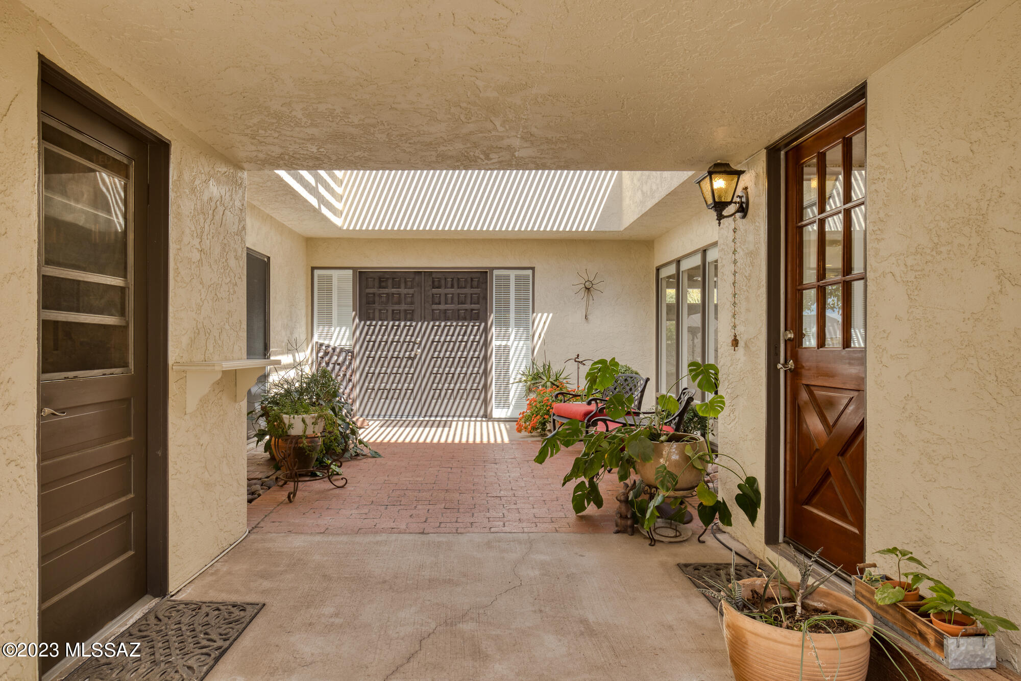 7534 N Palm Circle