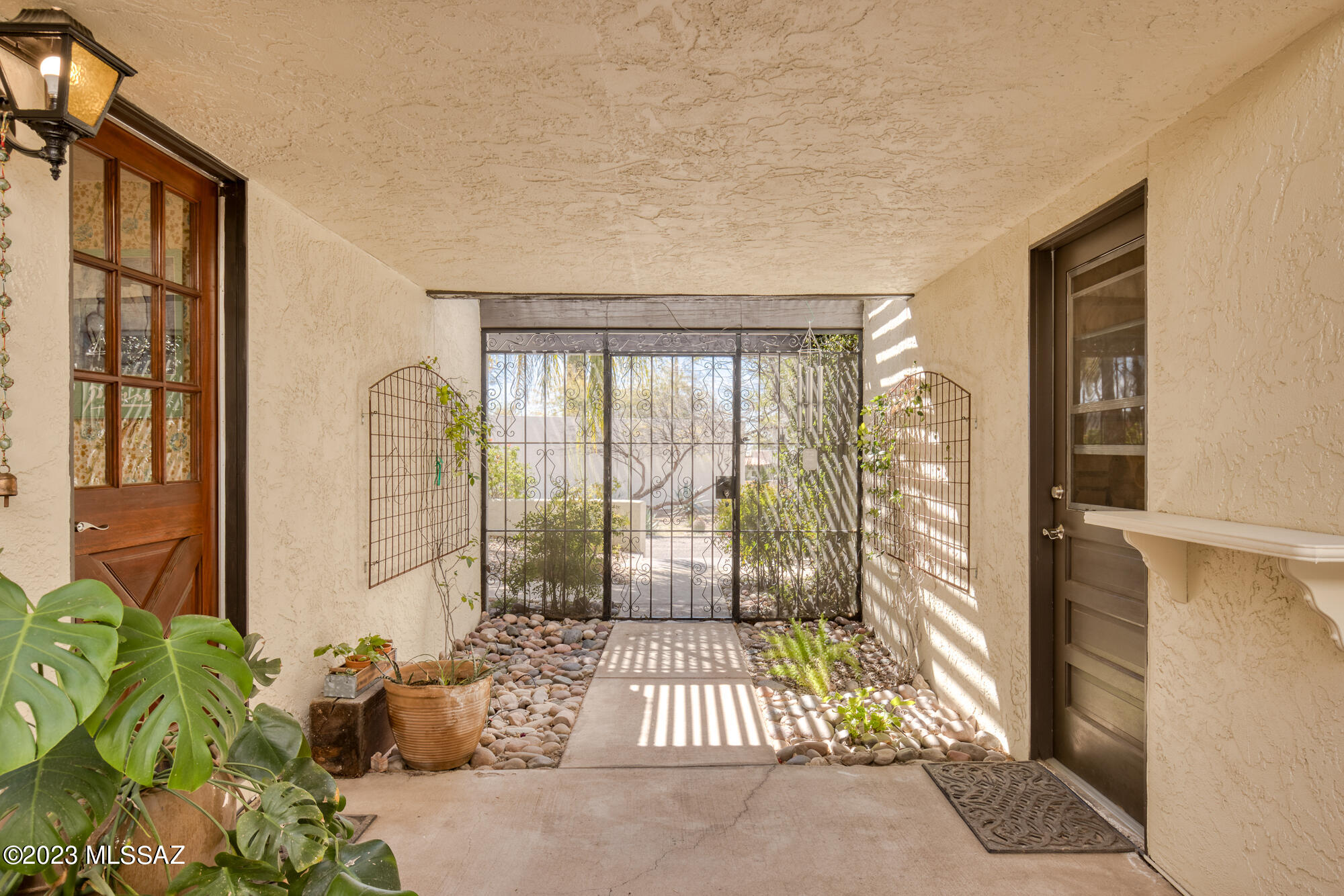 7534 N Palm Circle