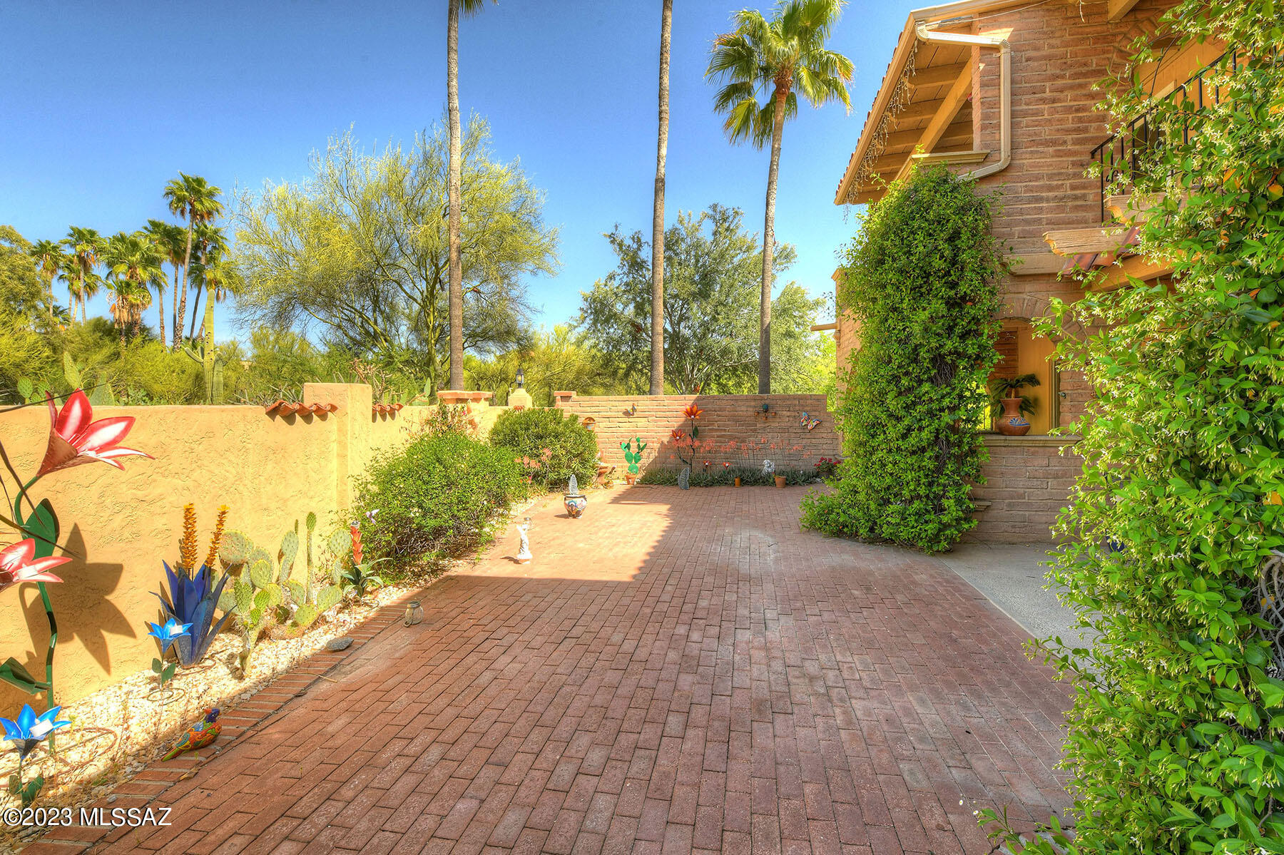 6490 N Val Dosta Drive
