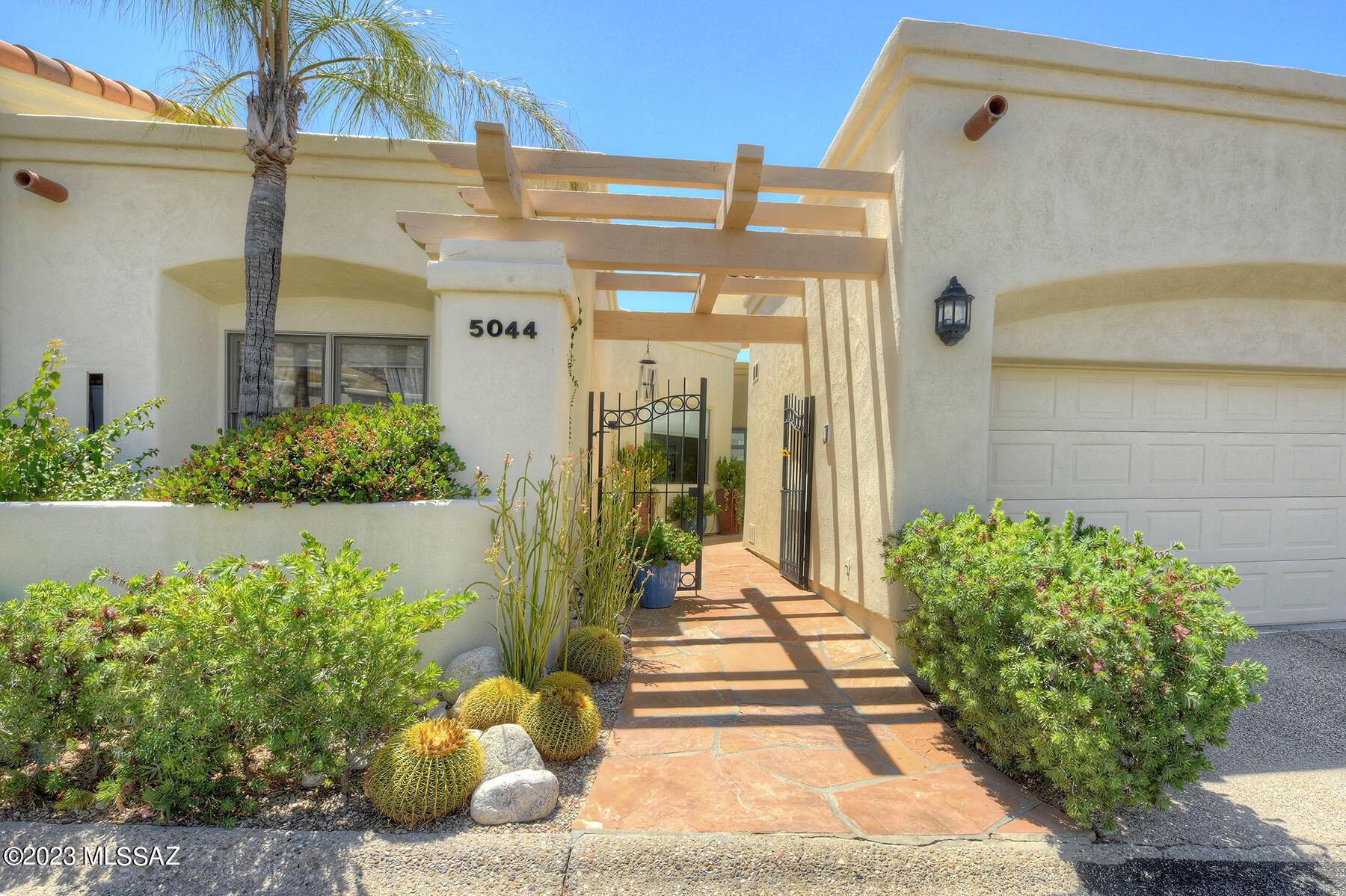 5044 E Calle Brillante