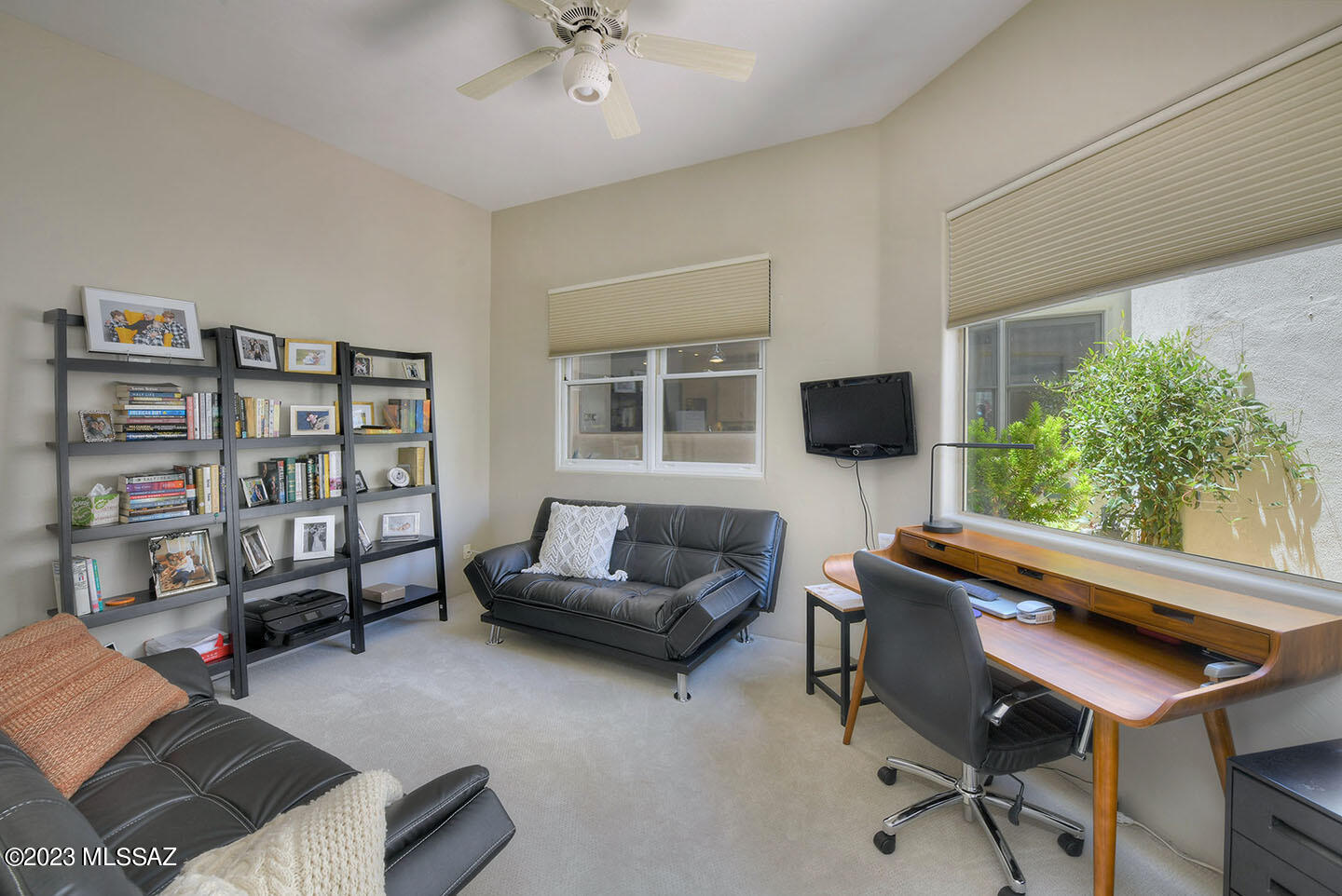 5044 E Calle Brillante