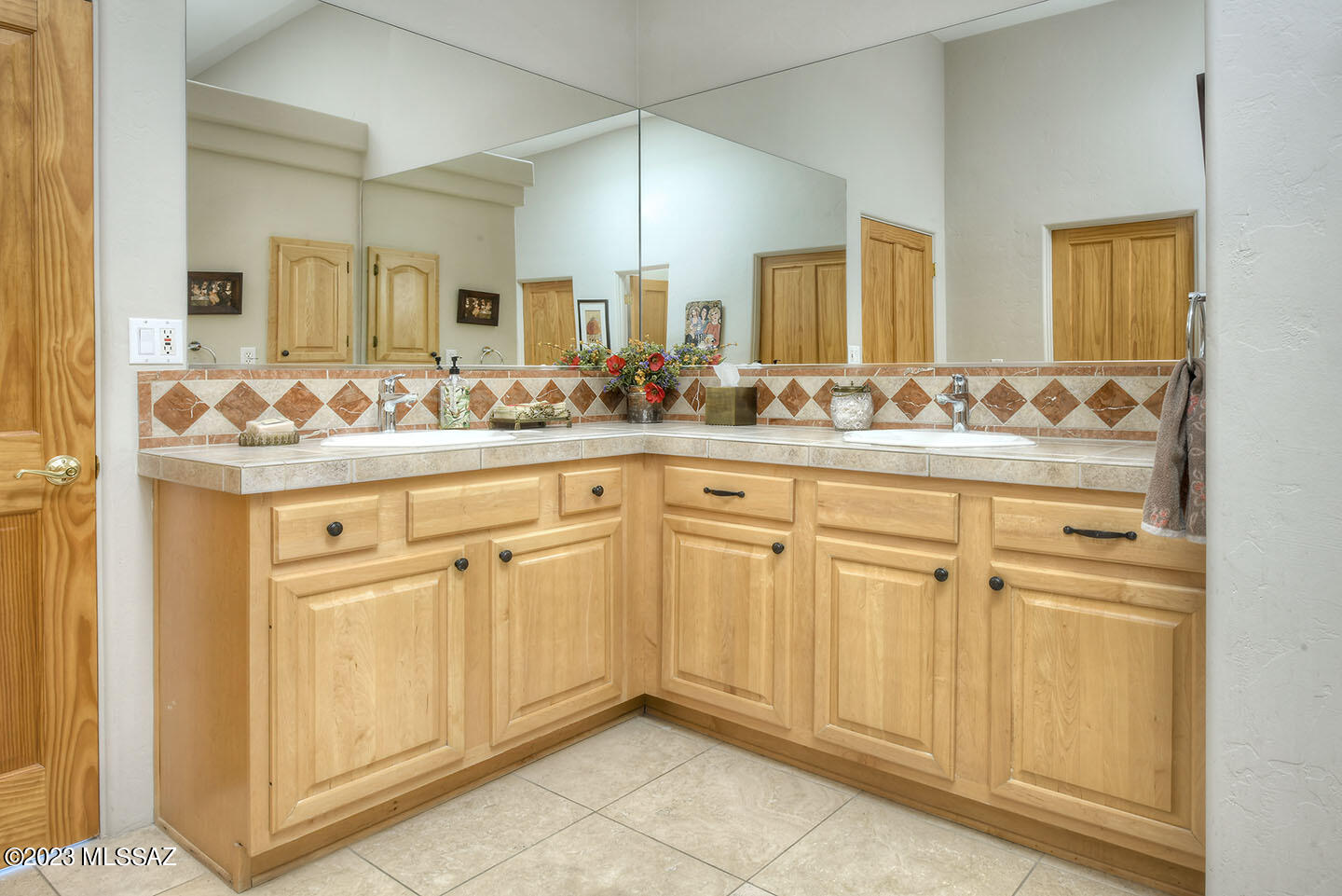 5132 E Calle Brillante