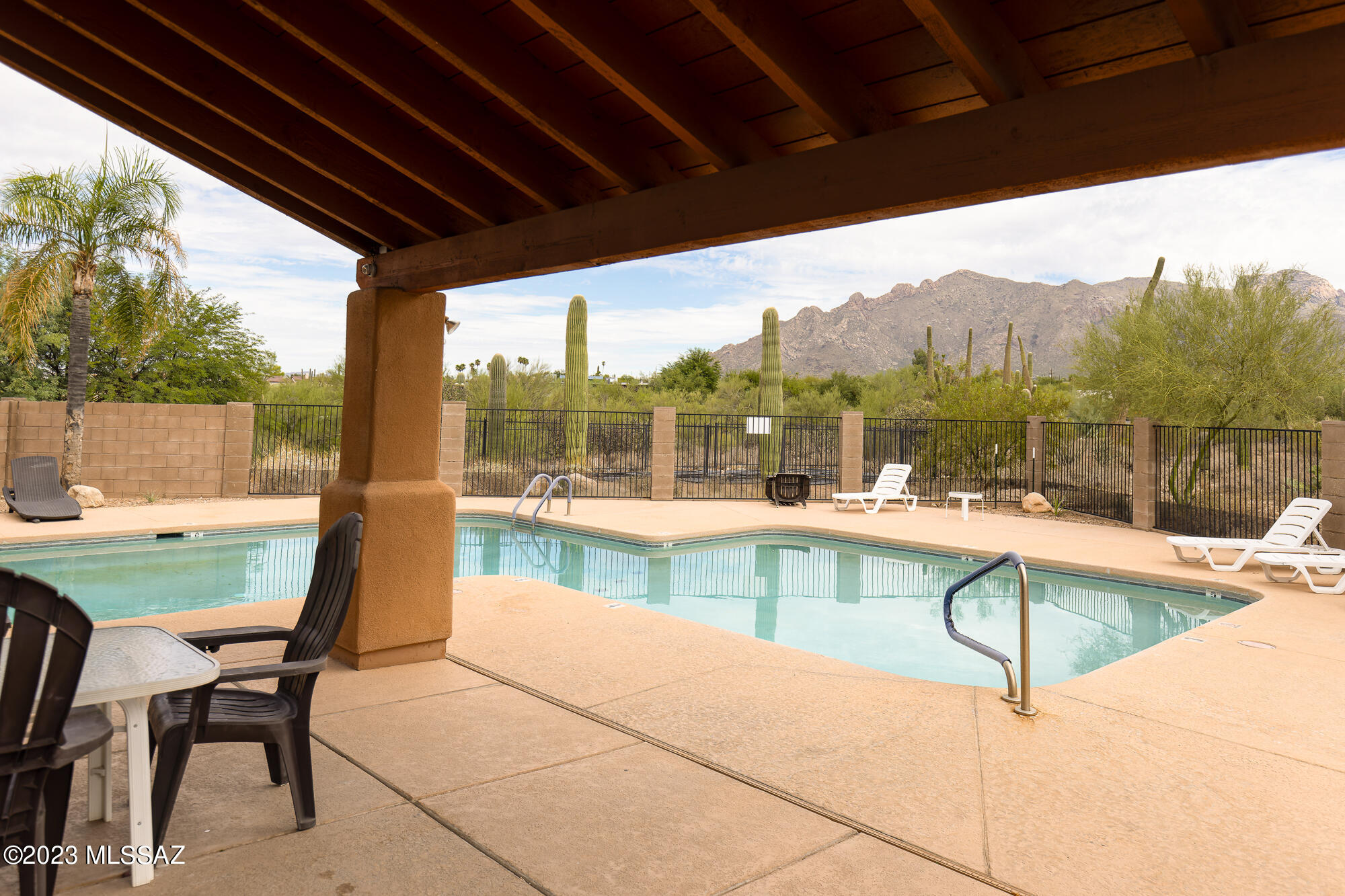 6545 N Shadow Bluff Drive