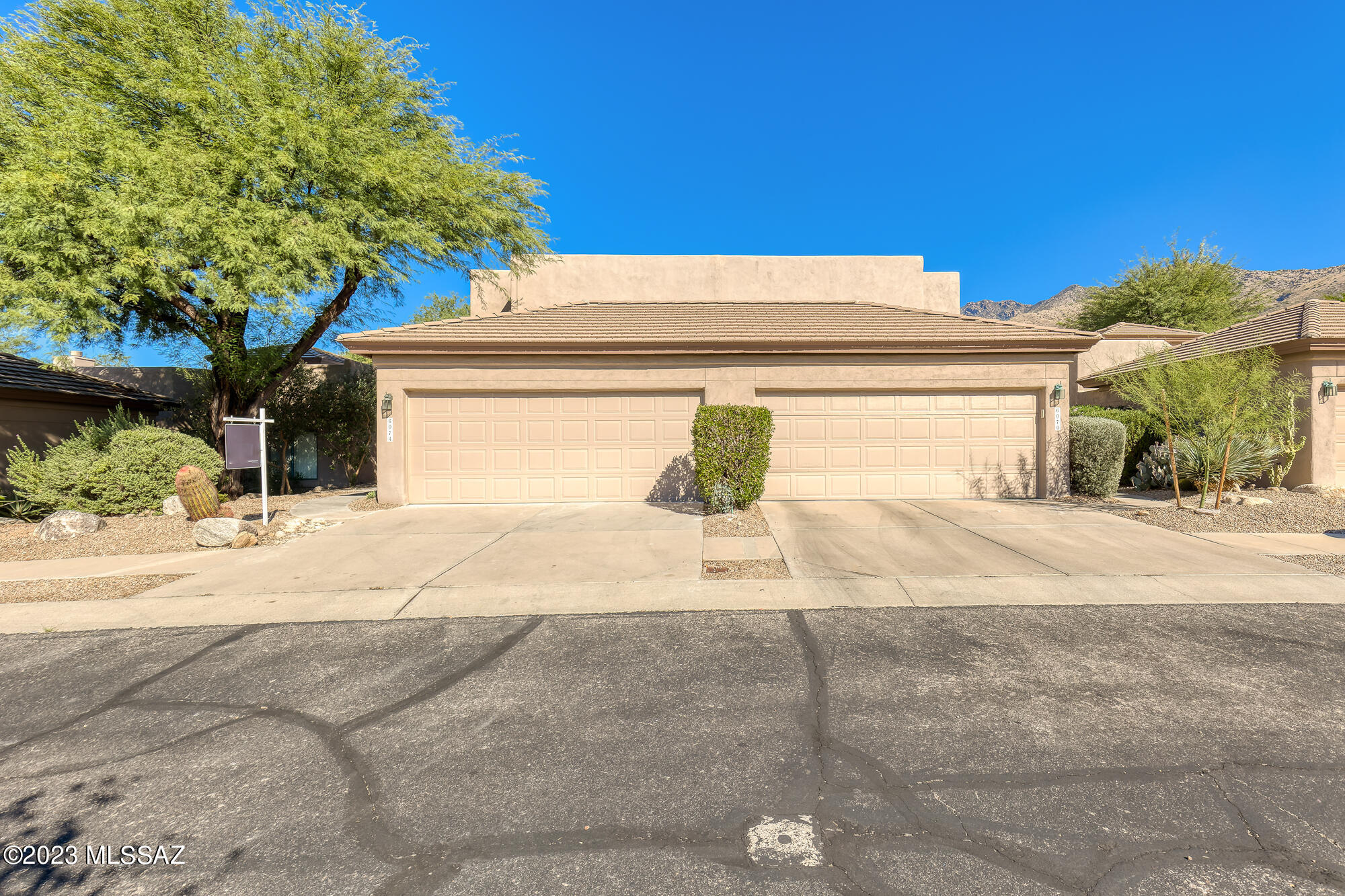 6074 N Running Deer Circle