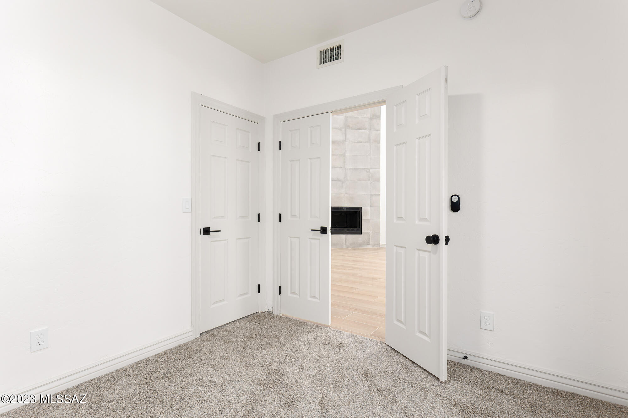 6074 N Running Deer Circle