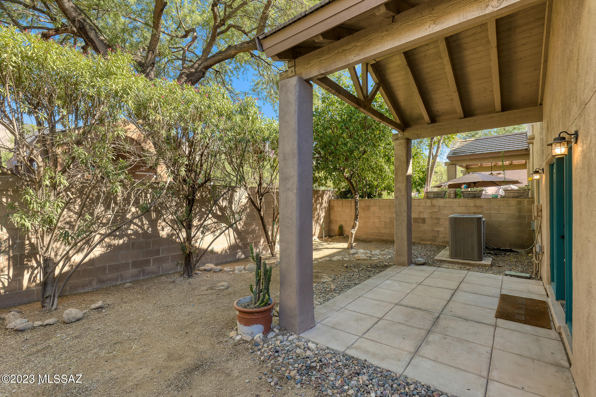 6074 N Running Deer Circle