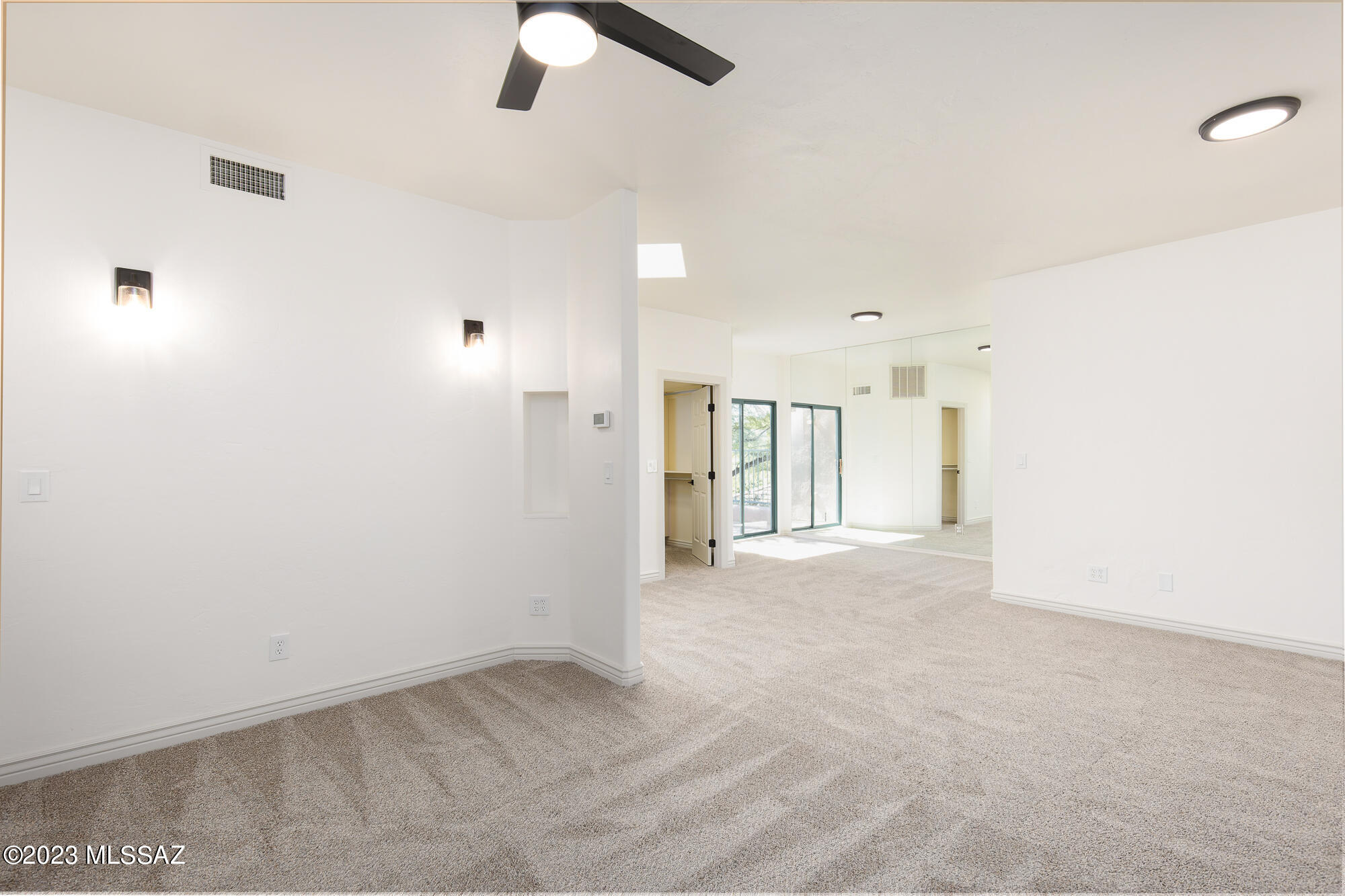 6074 N Running Deer Circle