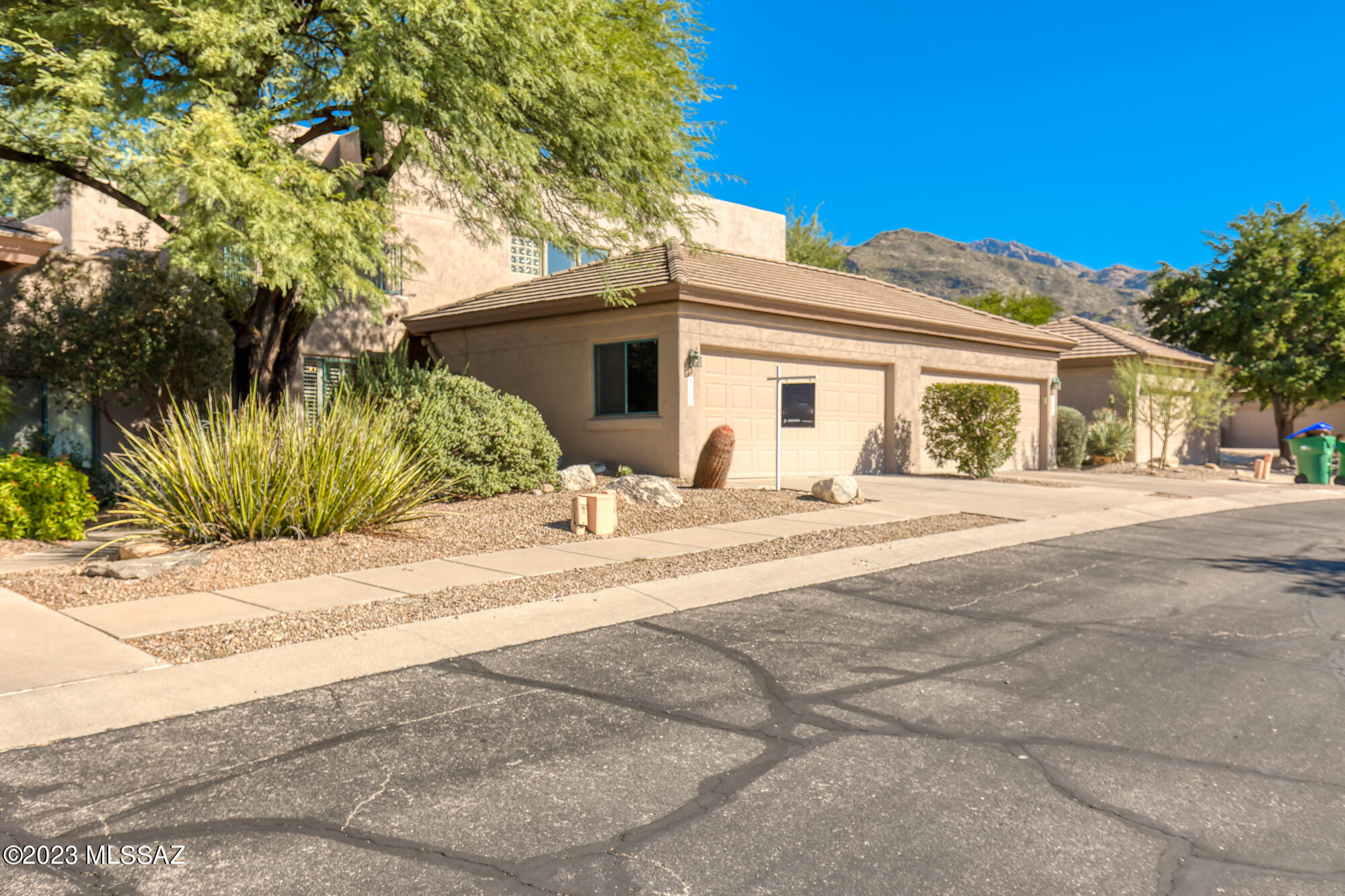 6074 N Running Deer Circle