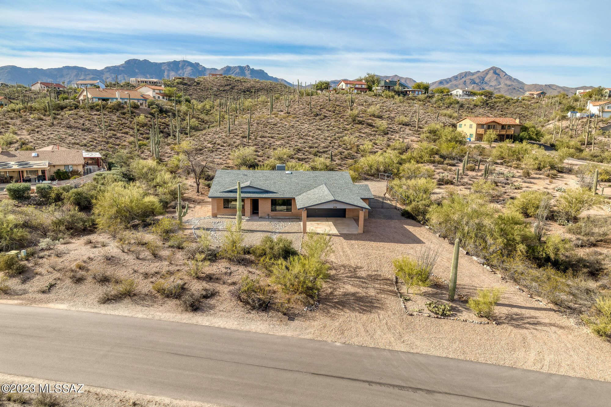 4331 N Paseo Del Barranco
