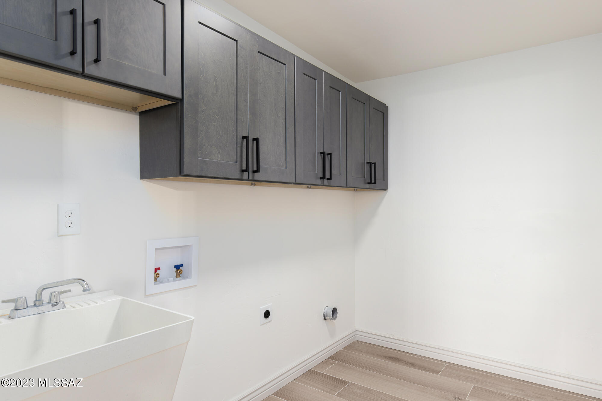 4331 N Paseo Del Barranco