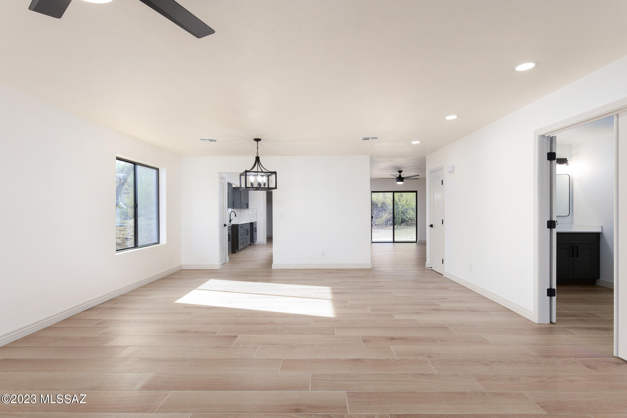 4331 N Paseo Del Barranco