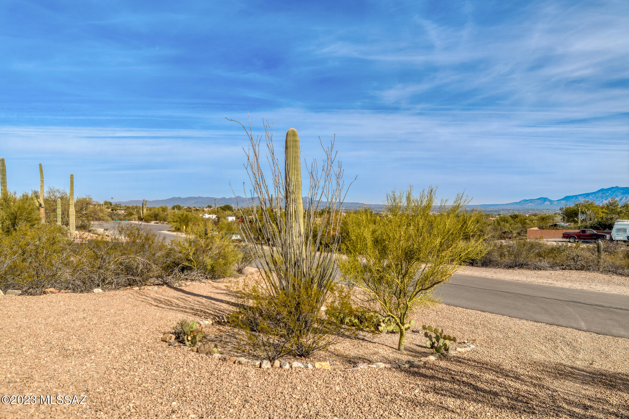 4331 N Paseo Del Barranco