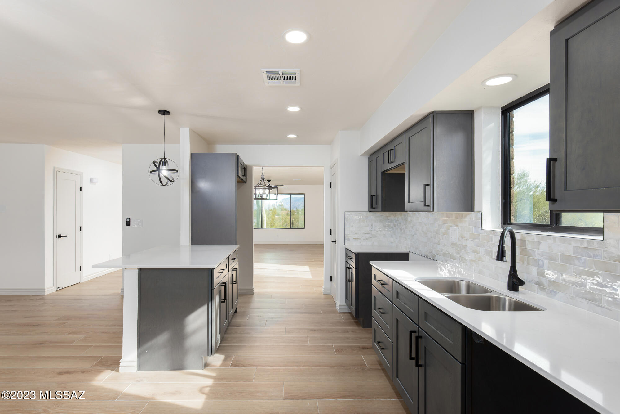 4331 N Paseo Del Barranco