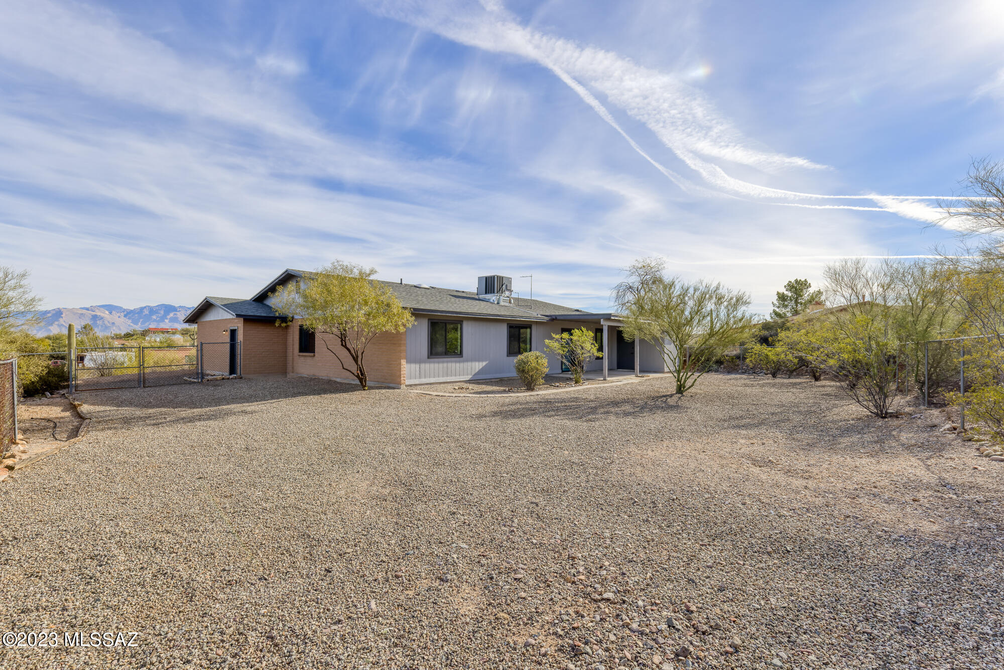 4331 N Paseo Del Barranco
