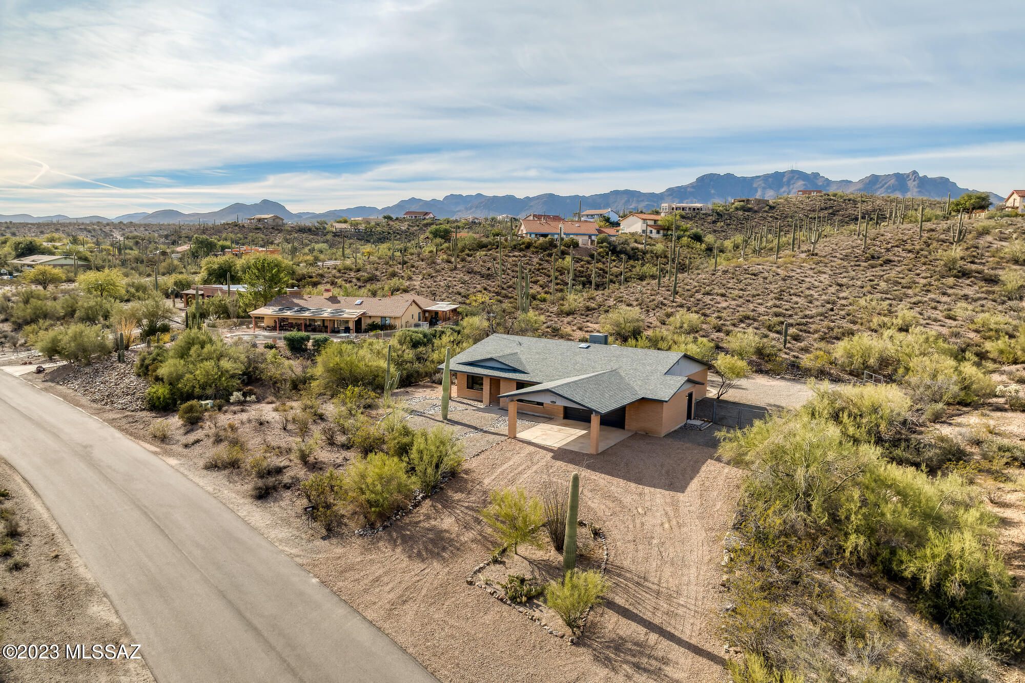4331 N Paseo Del Barranco