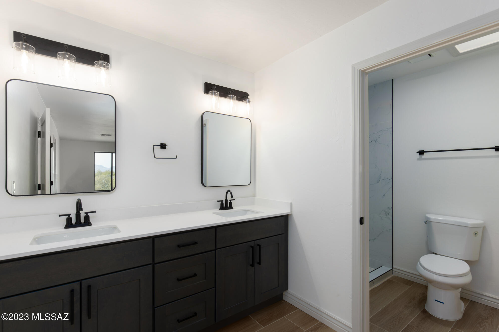 4331 N Paseo Del Barranco