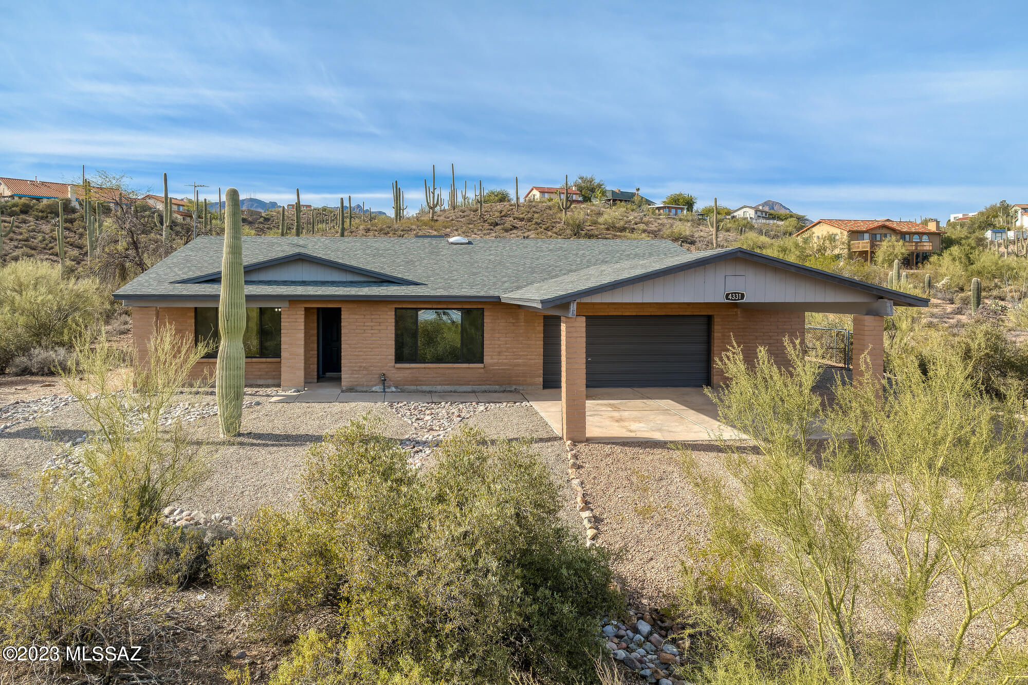 4331 N Paseo Del Barranco