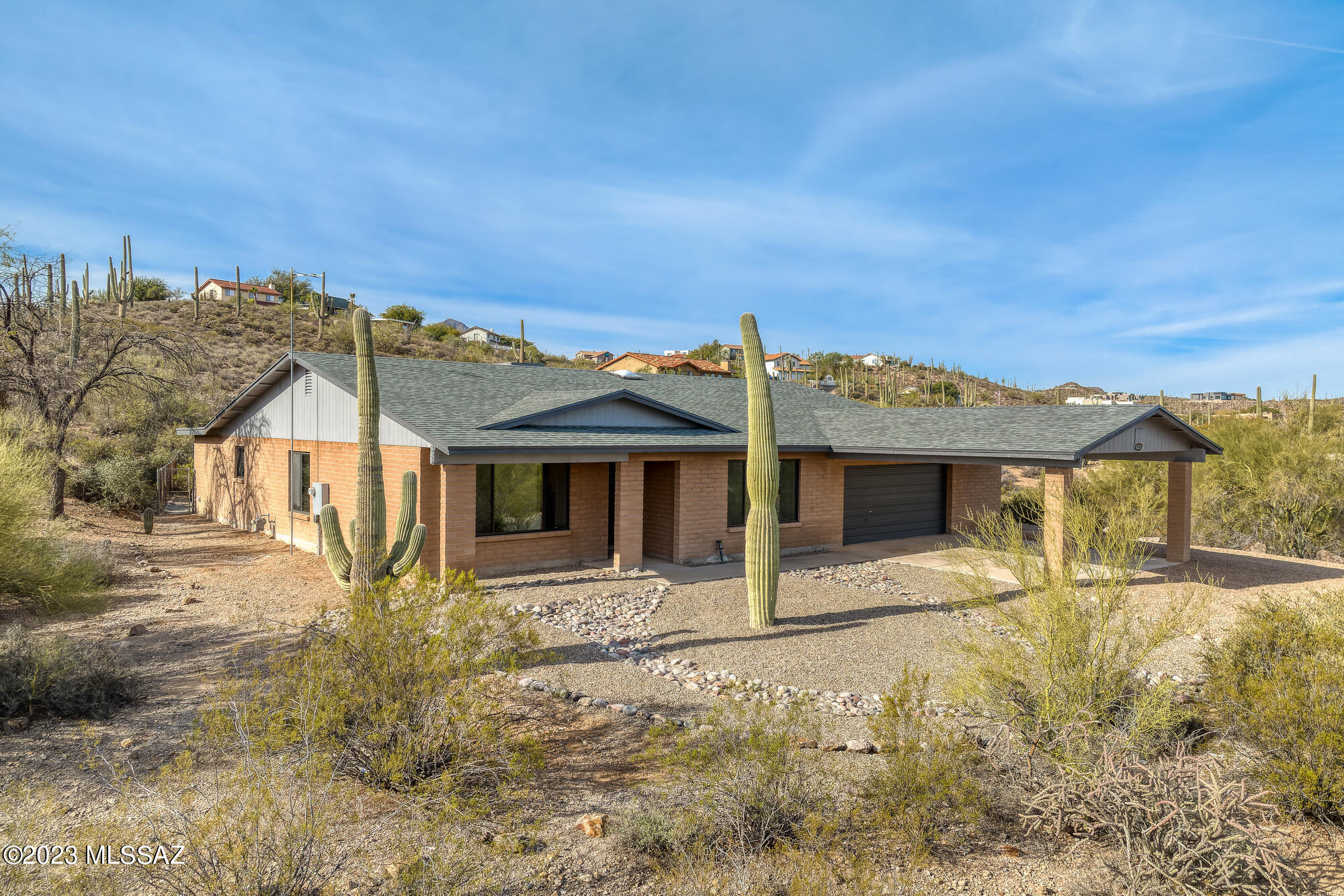 4331 N Paseo Del Barranco