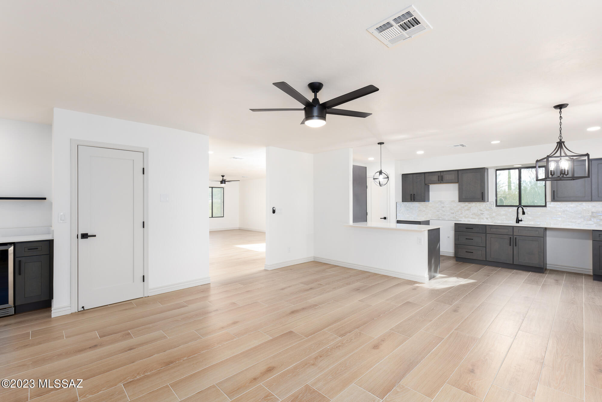 4331 N Paseo Del Barranco