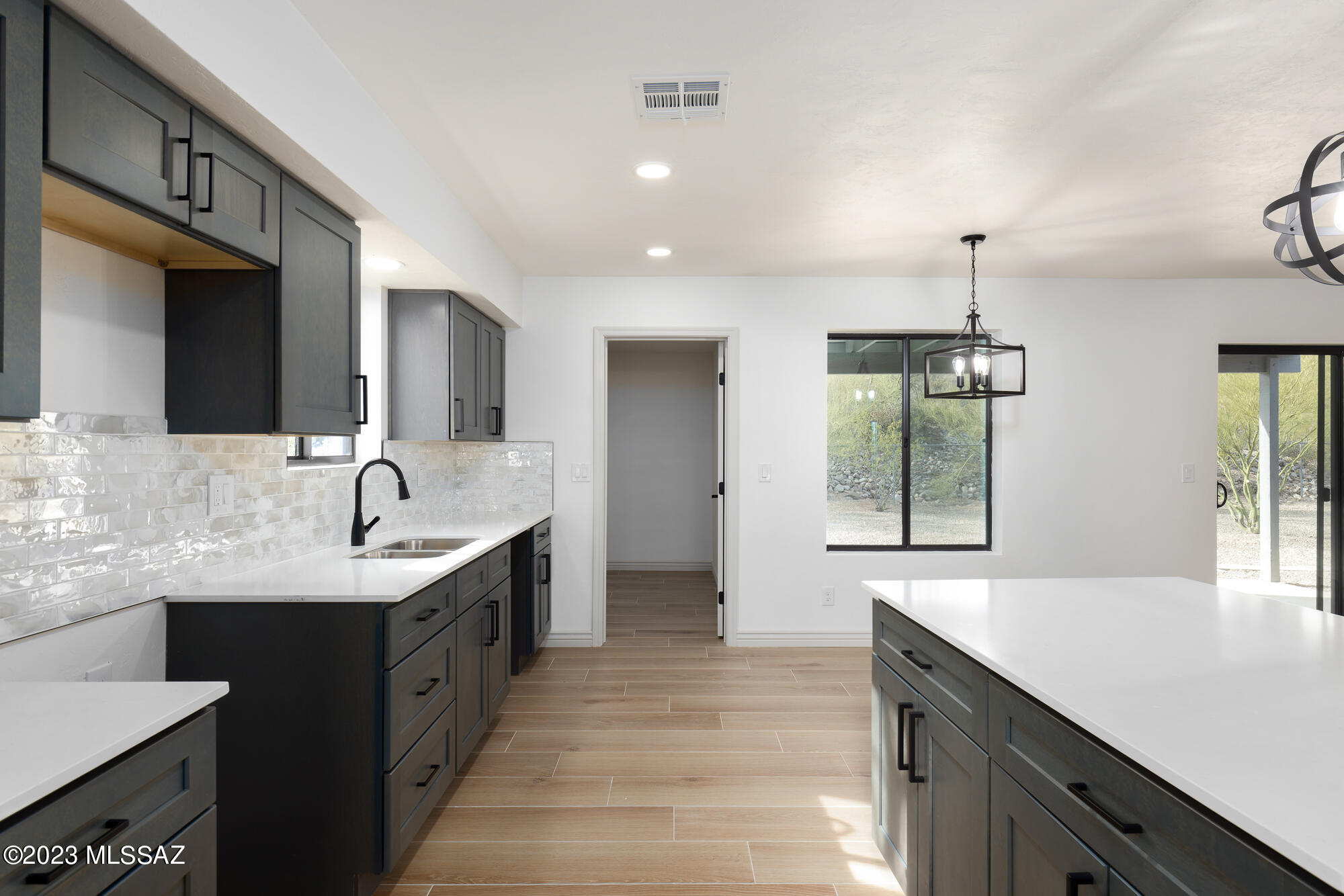 4331 N Paseo Del Barranco