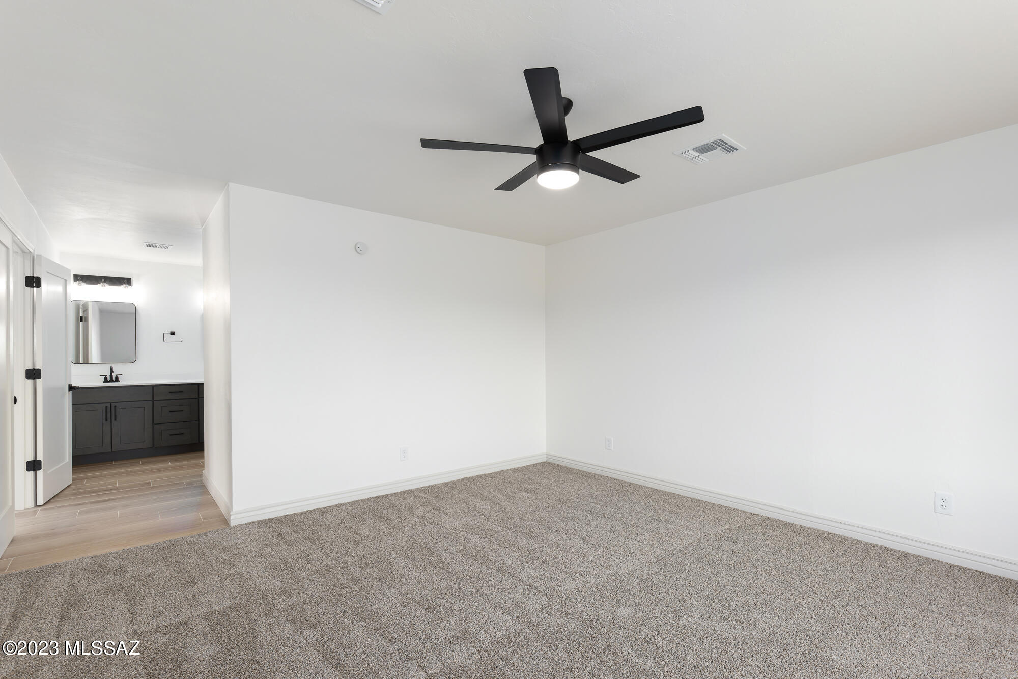 4331 N Paseo Del Barranco