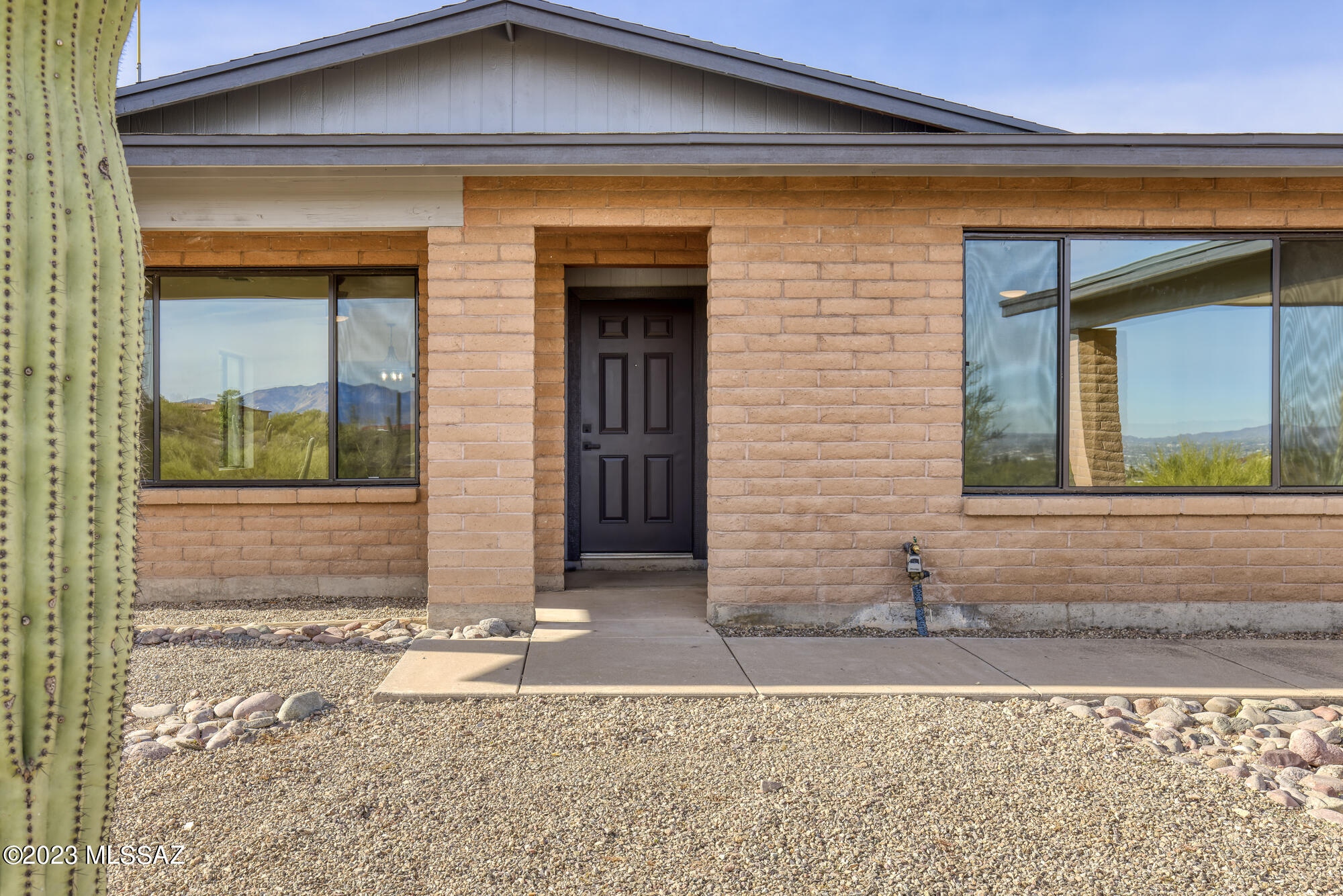 4331 N Paseo Del Barranco