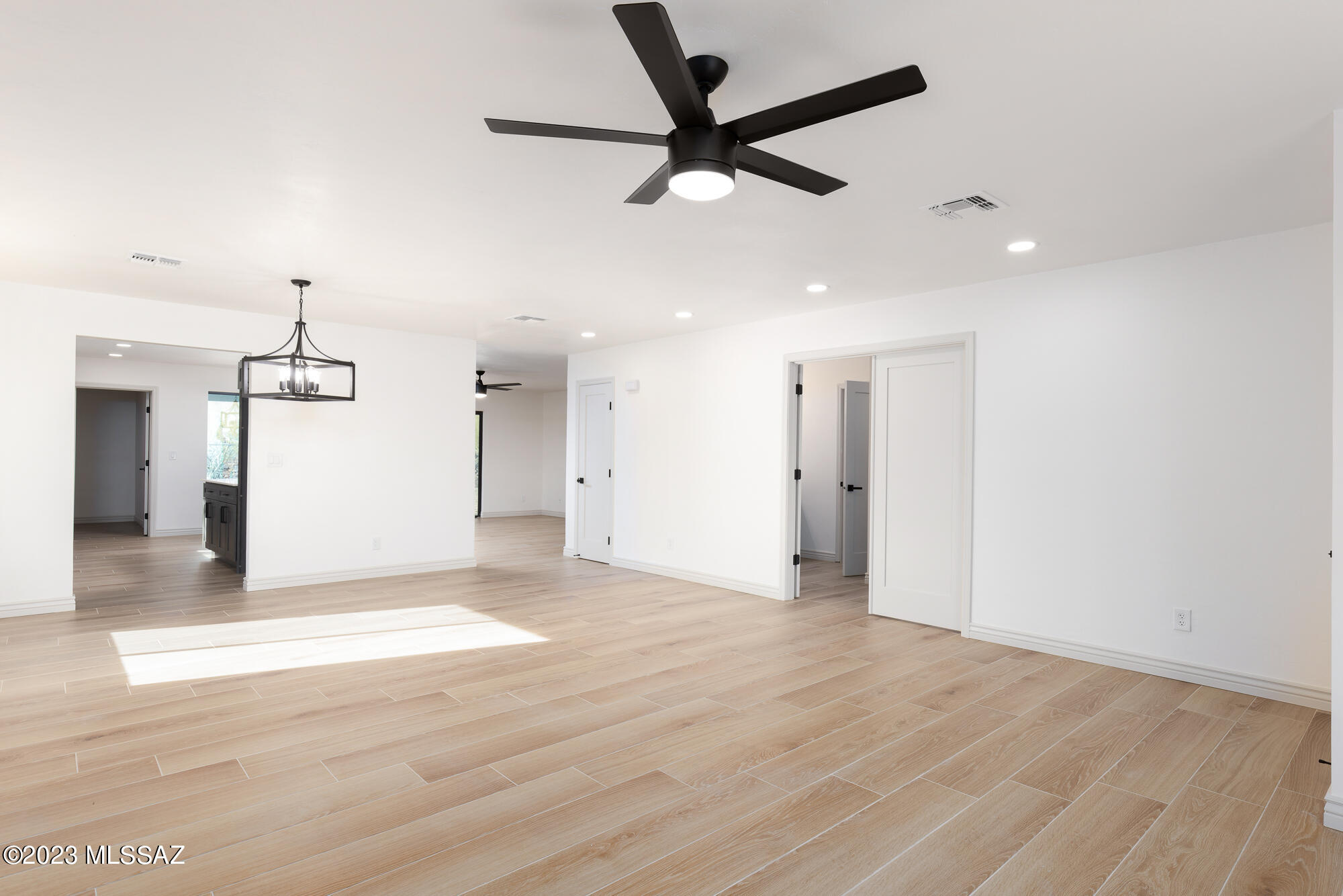 4331 N Paseo Del Barranco