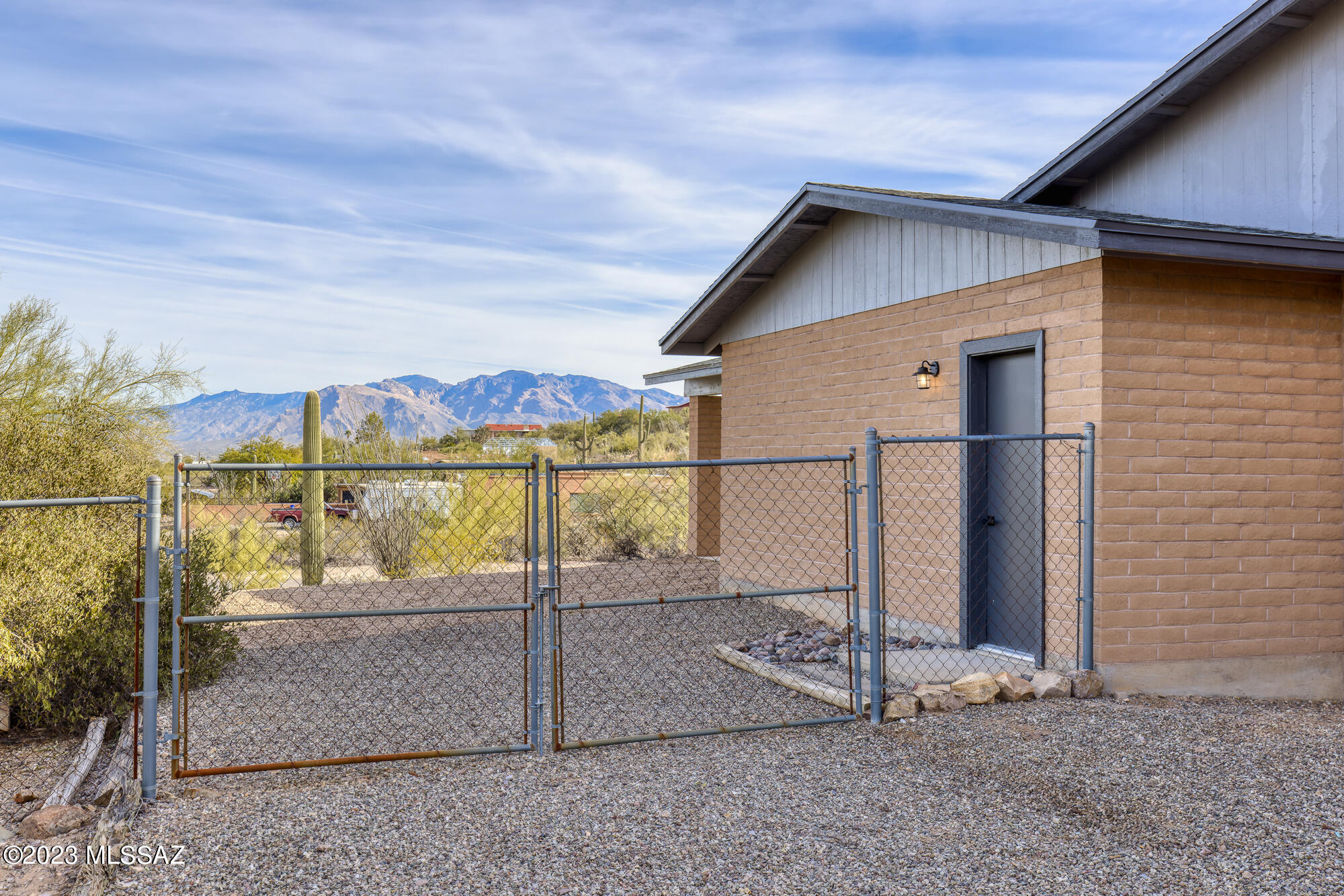 4331 N Paseo Del Barranco