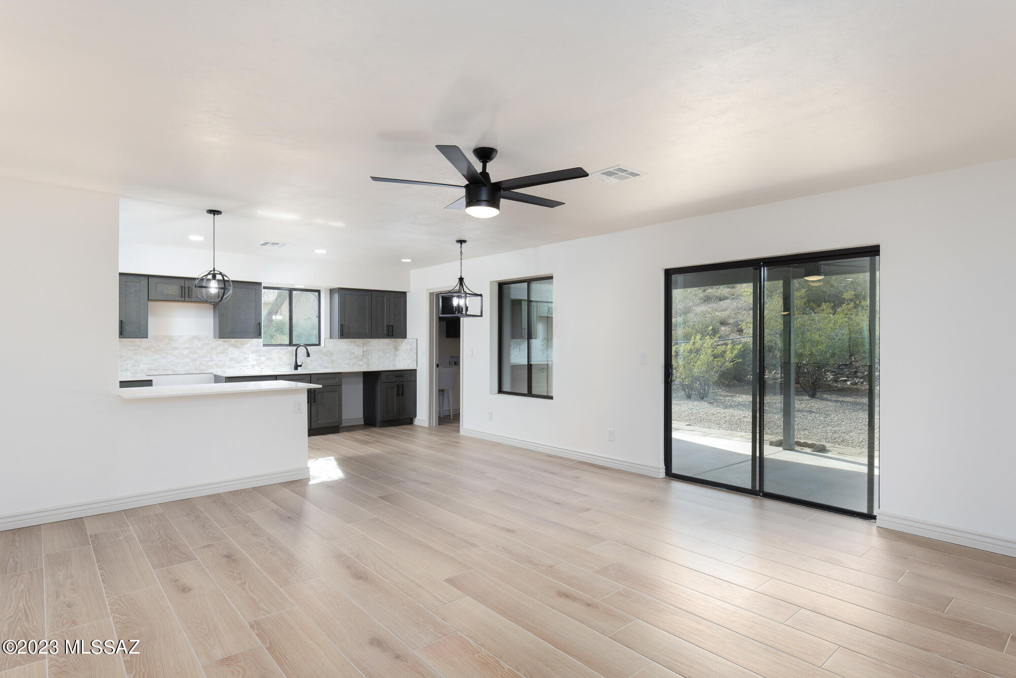4331 N Paseo Del Barranco