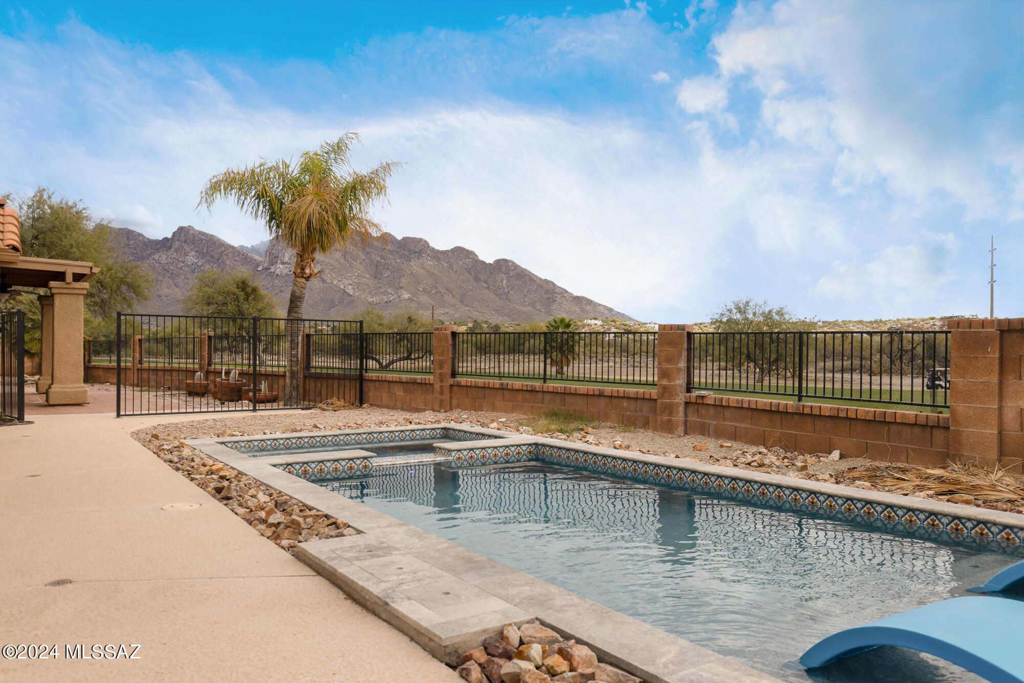 1351 W Sandtrap Way