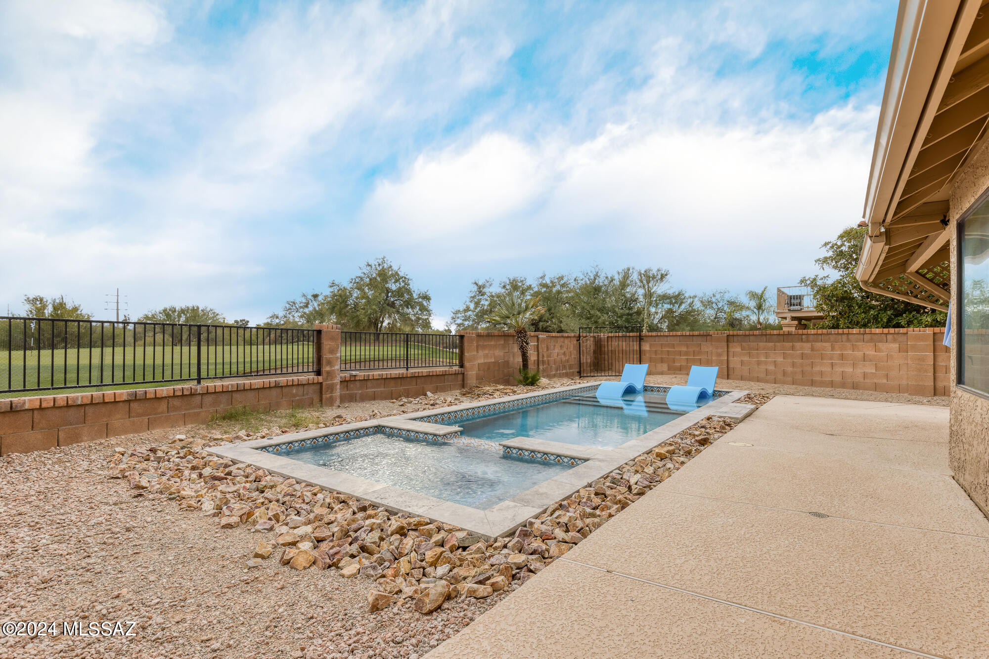 1351 W Sandtrap Way