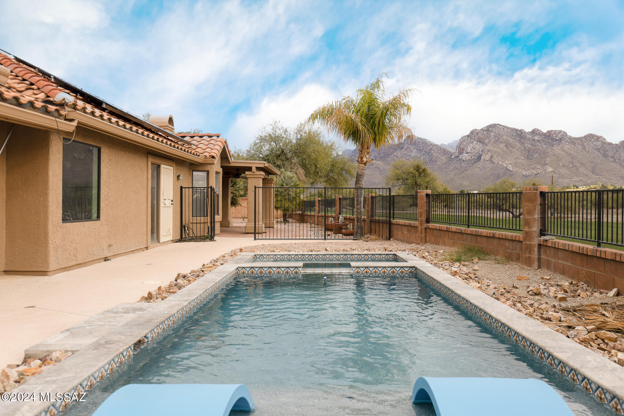 1351 W Sandtrap Way