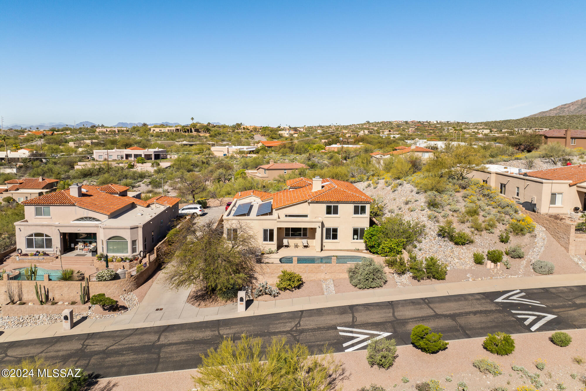 5747 N Placita Paisaje