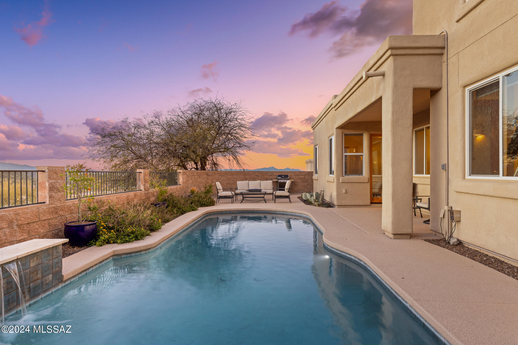 5747 N Placita Paisaje