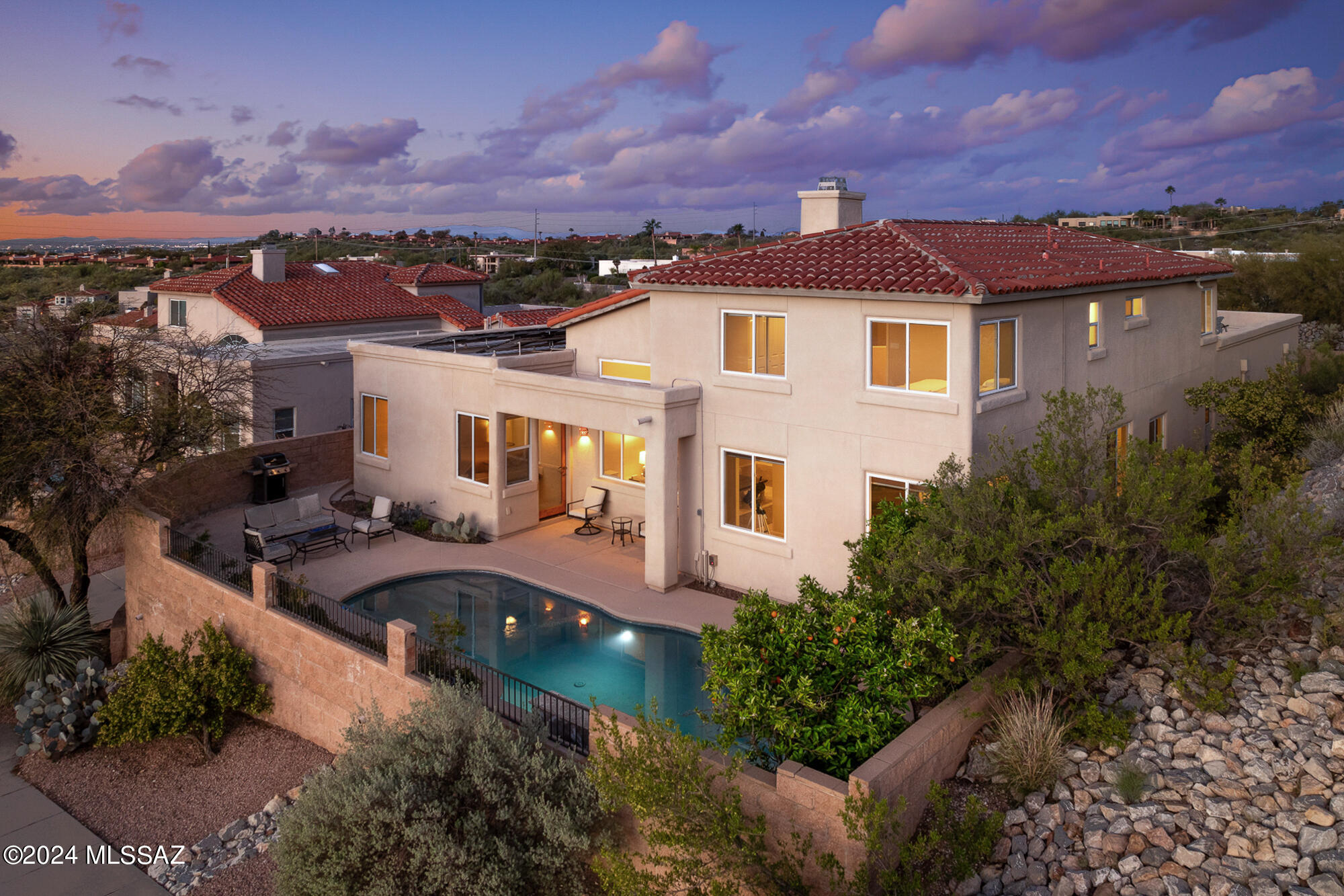 5747 N Placita Paisaje