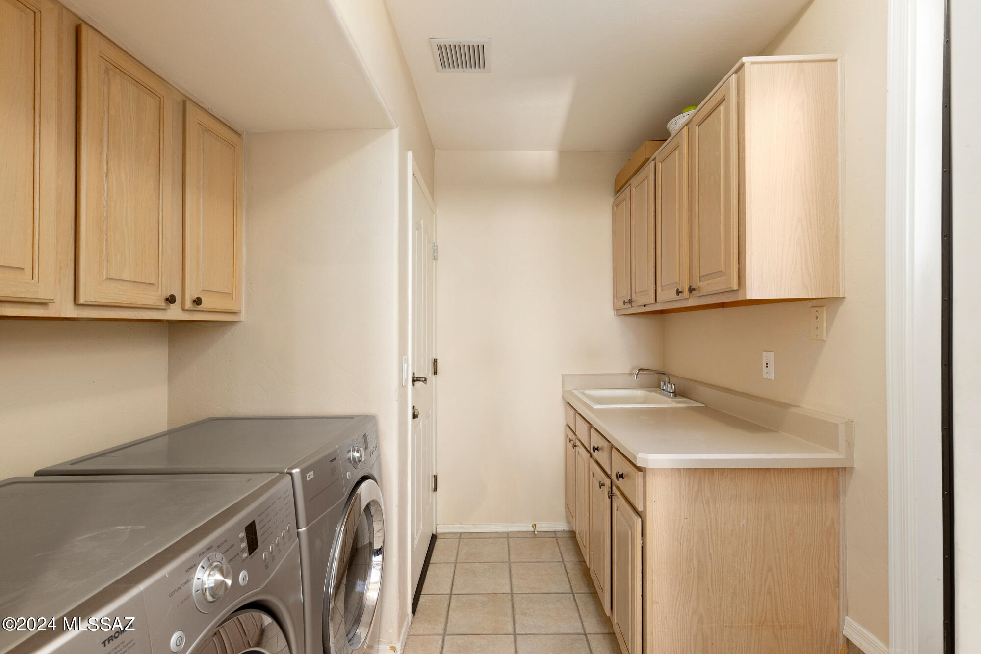 5747 N Placita Paisaje
