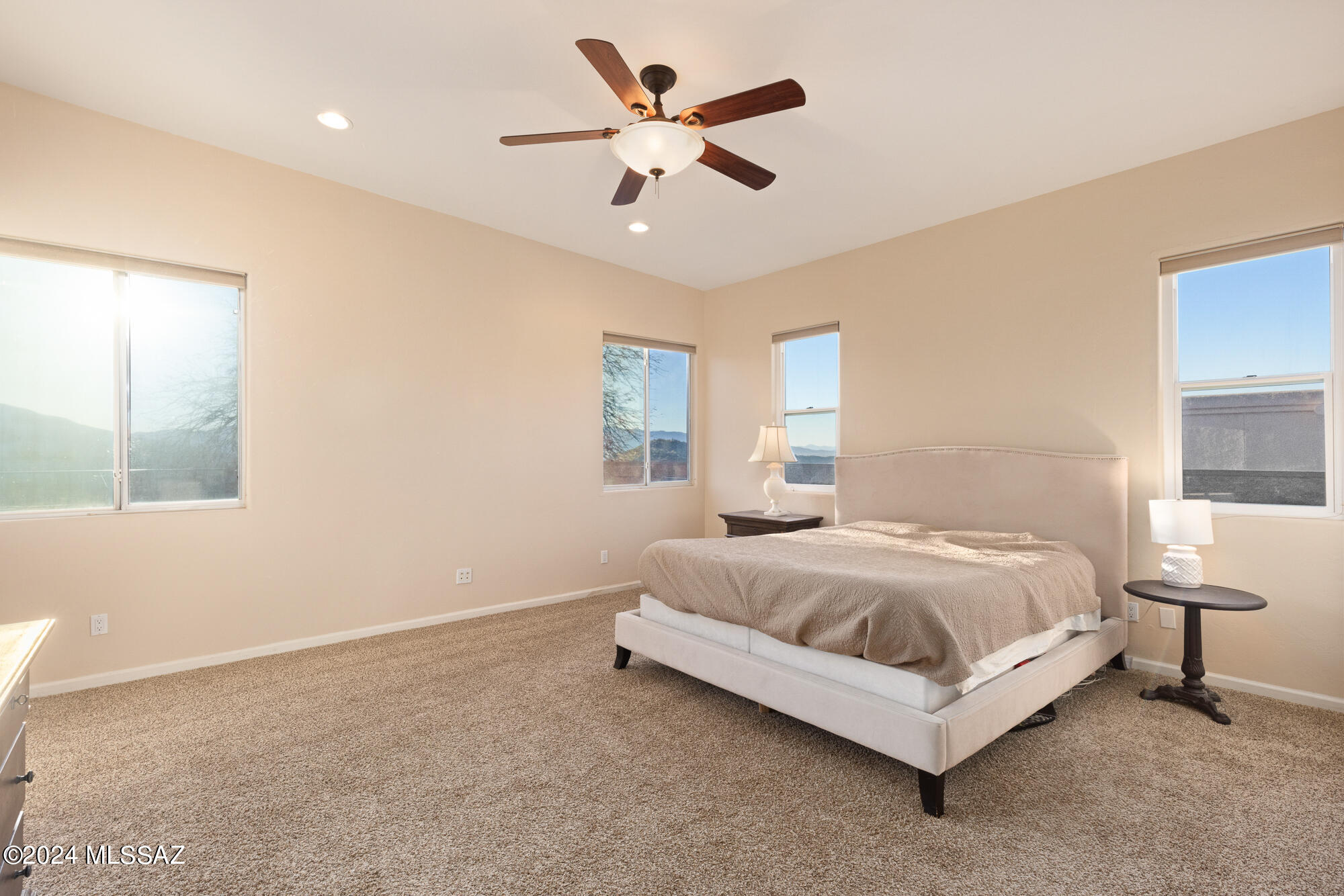5747 N Placita Paisaje