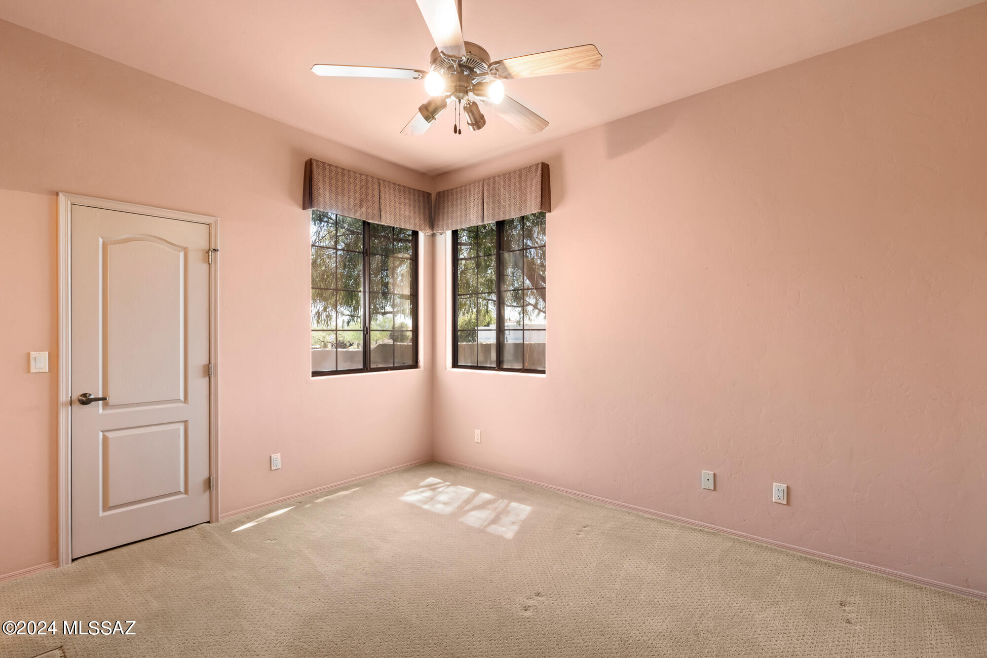 1686 W Silver Berry Place