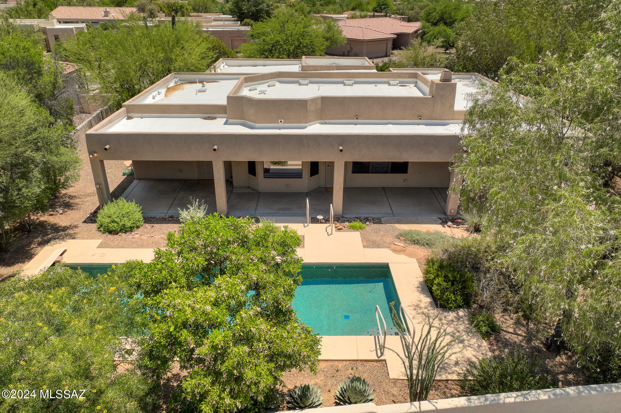1686 W Silver Berry Place