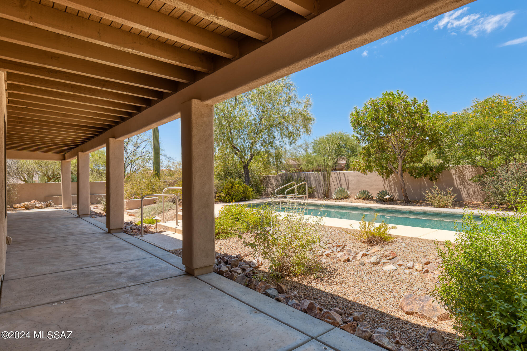 1686 W Silver Berry Place